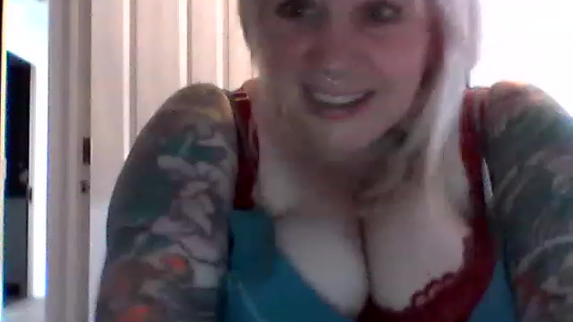 Gallery image thumbnail from Popsraven's myfreecams stream on, 07/18/2023, 11:02 image 16 of 20