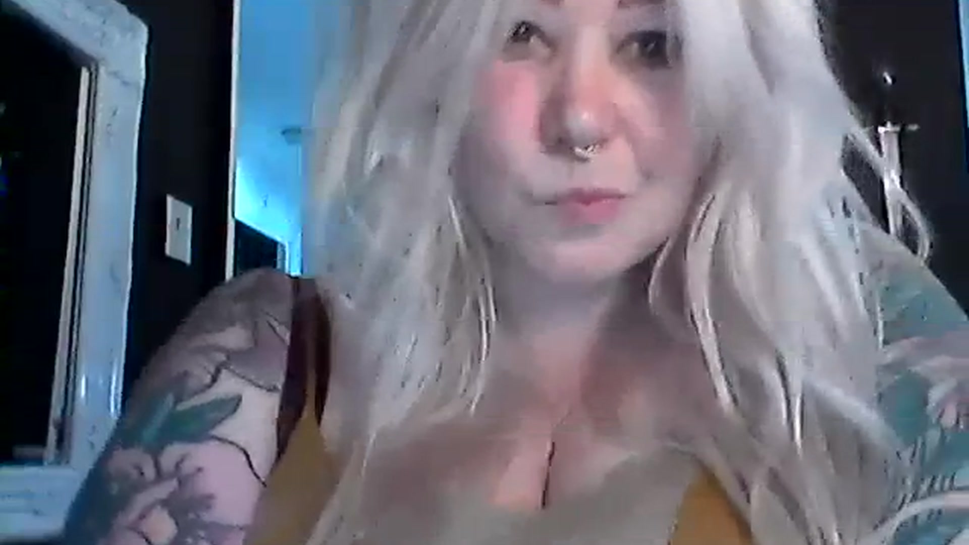 Gallery image thumbnail from Popsraven's myfreecams stream on, 10/06/2023, 11:29 image 10 of 20