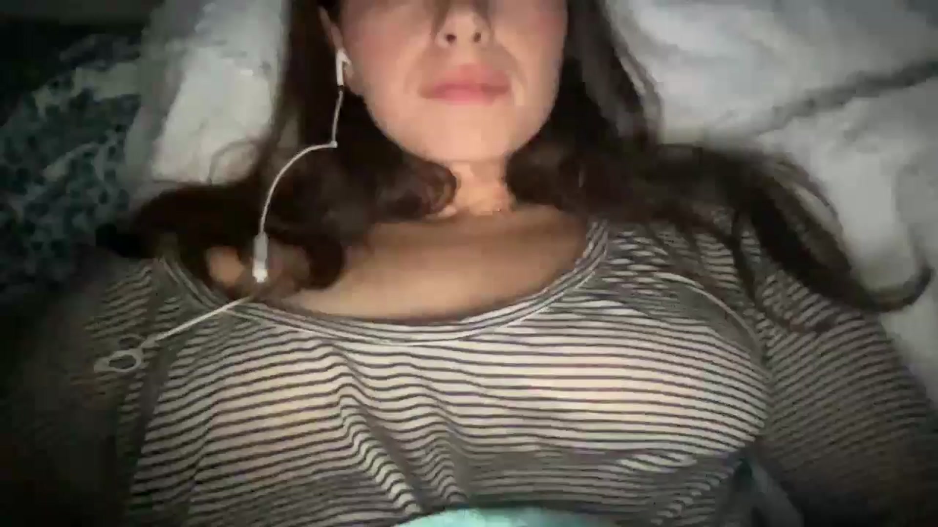 Gallery image thumbnail from PosiePleases's myfreecams stream on, 10/18/2024, 07:01 image 19 of 20