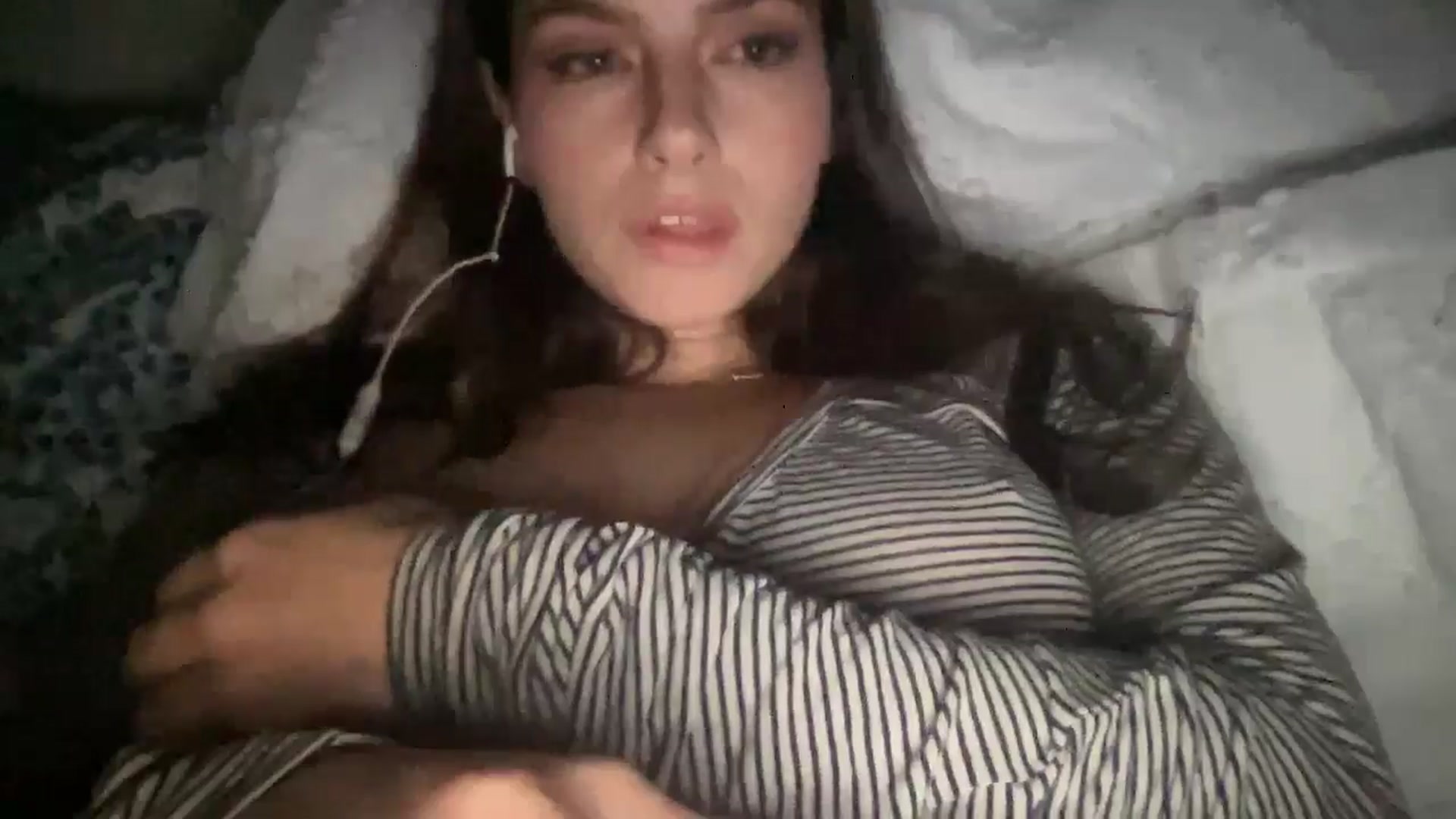 Gallery image thumbnail from PosiePleases's myfreecams stream on, 10/18/2024, 07:01 image 12 of 20