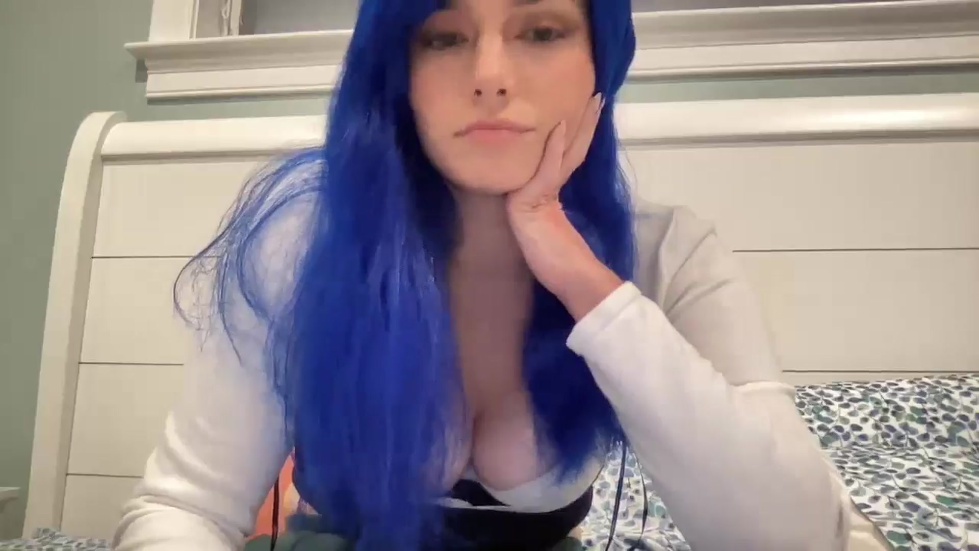 Gallery image thumbnail from PosiePleases's myfreecams stream on, 11/14/2024, 02:36 image 11 of 20