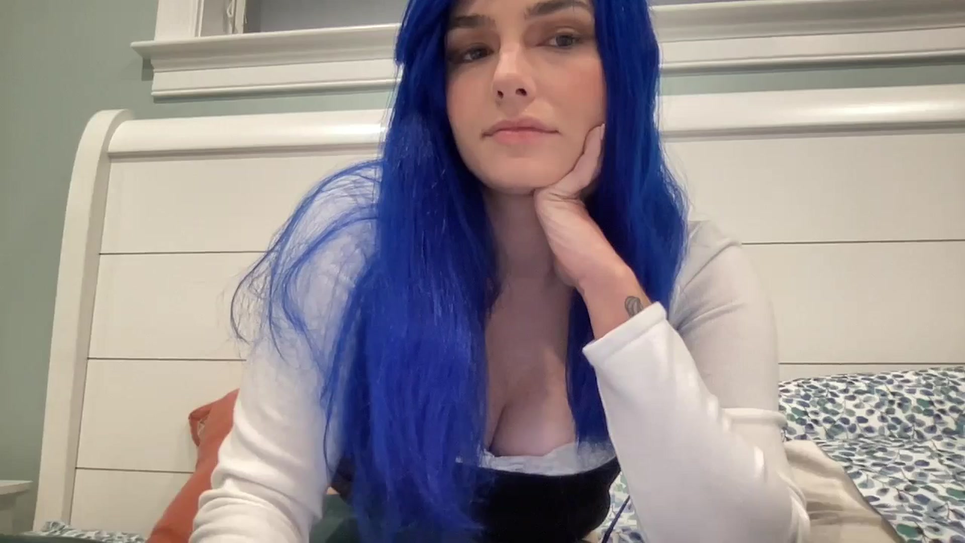 Gallery image thumbnail from PosiePleases's myfreecams stream on, 11/14/2024, 02:36 image 19 of 20