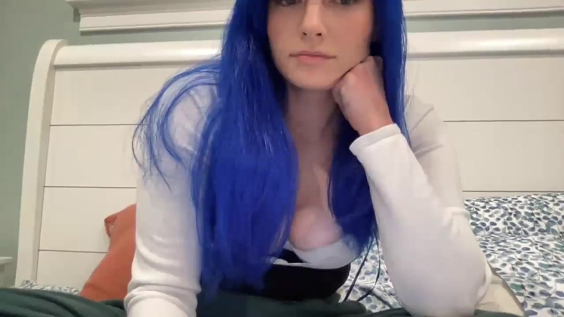 Gallery image thumbnail from PosiePleases's myfreecams stream on, 11/14/2024, 02:36 image 8 of 20