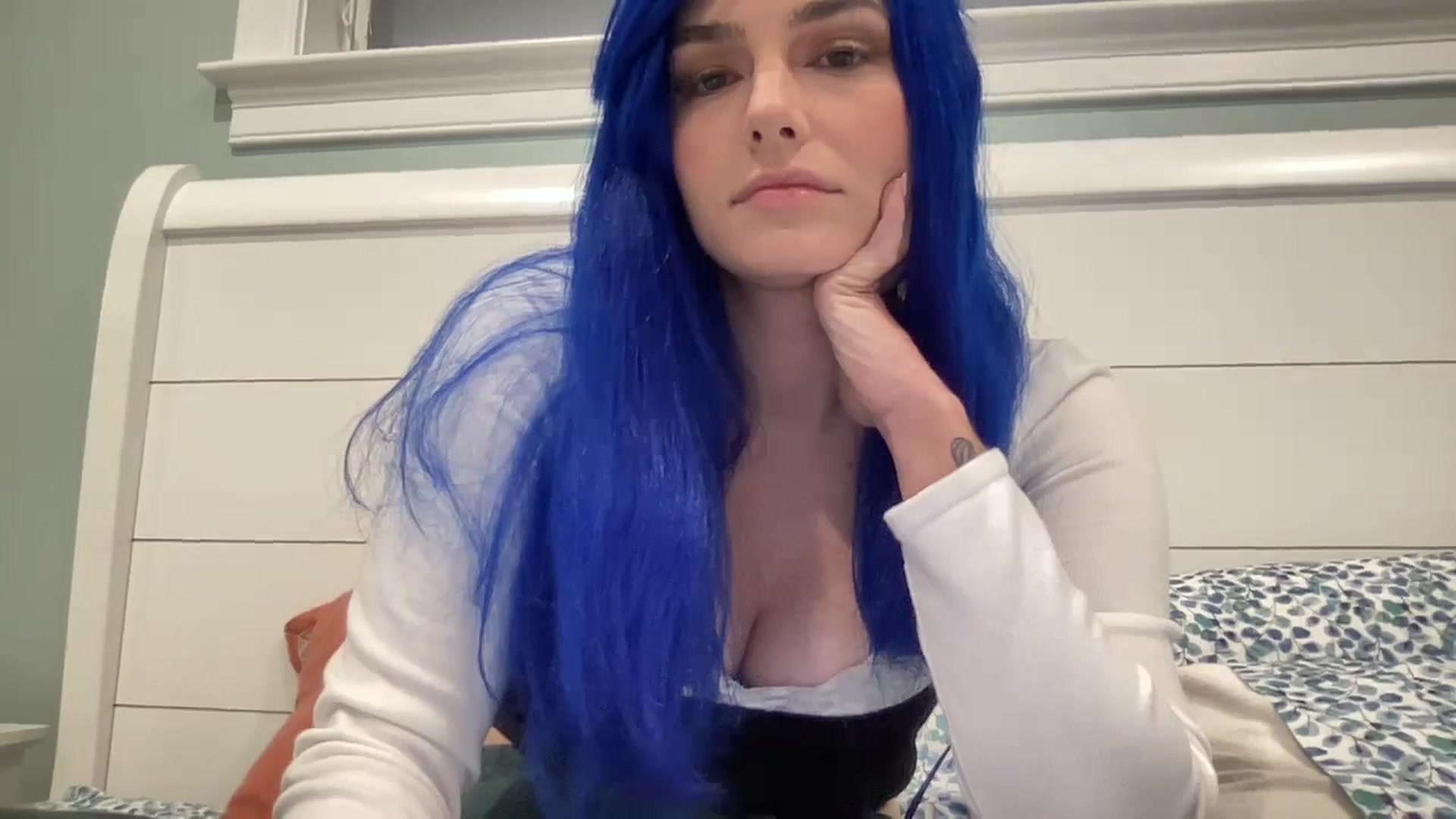 Gallery image thumbnail from PosiePleases's myfreecams stream on, 11/14/2024, 02:36 image 18 of 20