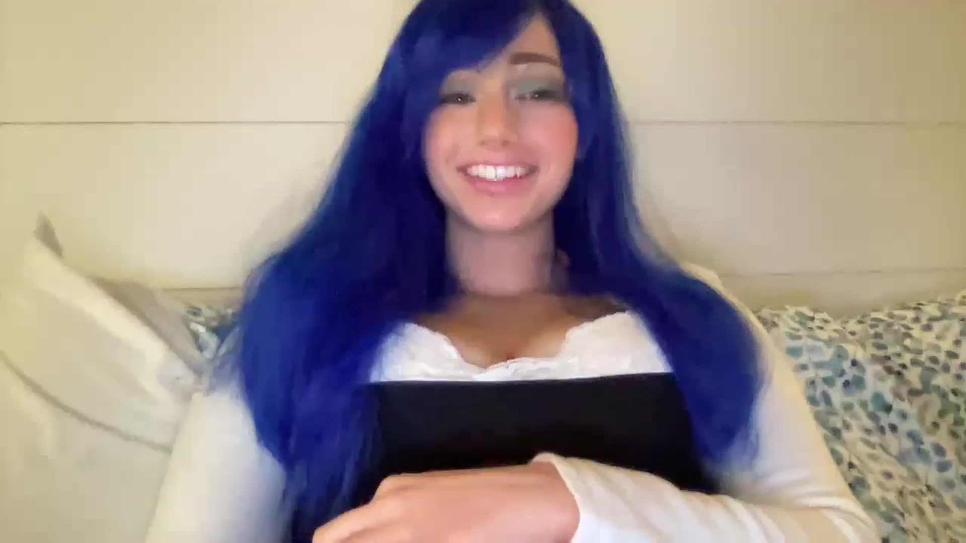 Gallery image thumbnail from PosiePleases's myfreecams stream on, 11/14/2024, 22:43 image 17 of 20