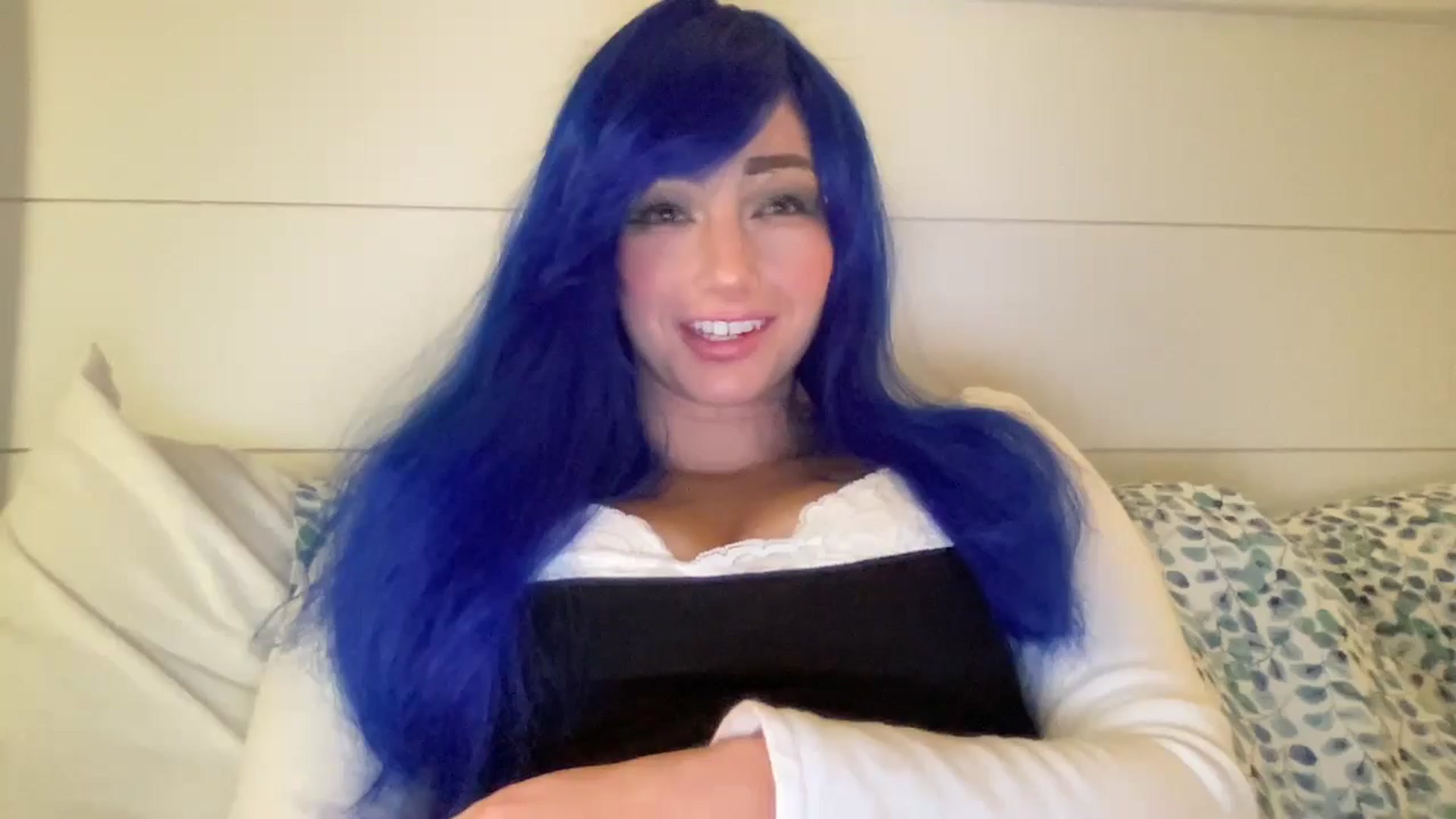 Gallery image thumbnail from PosiePleases's myfreecams stream on, 11/14/2024, 22:43 image 9 of 20