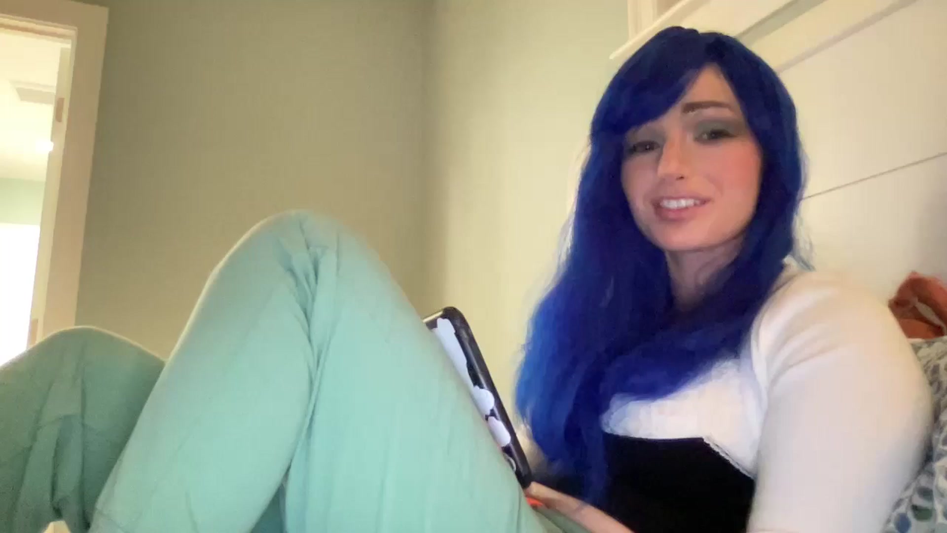 Gallery image thumbnail from PosiePleases's myfreecams stream on, 11/14/2024, 23:09 image 1 of 20