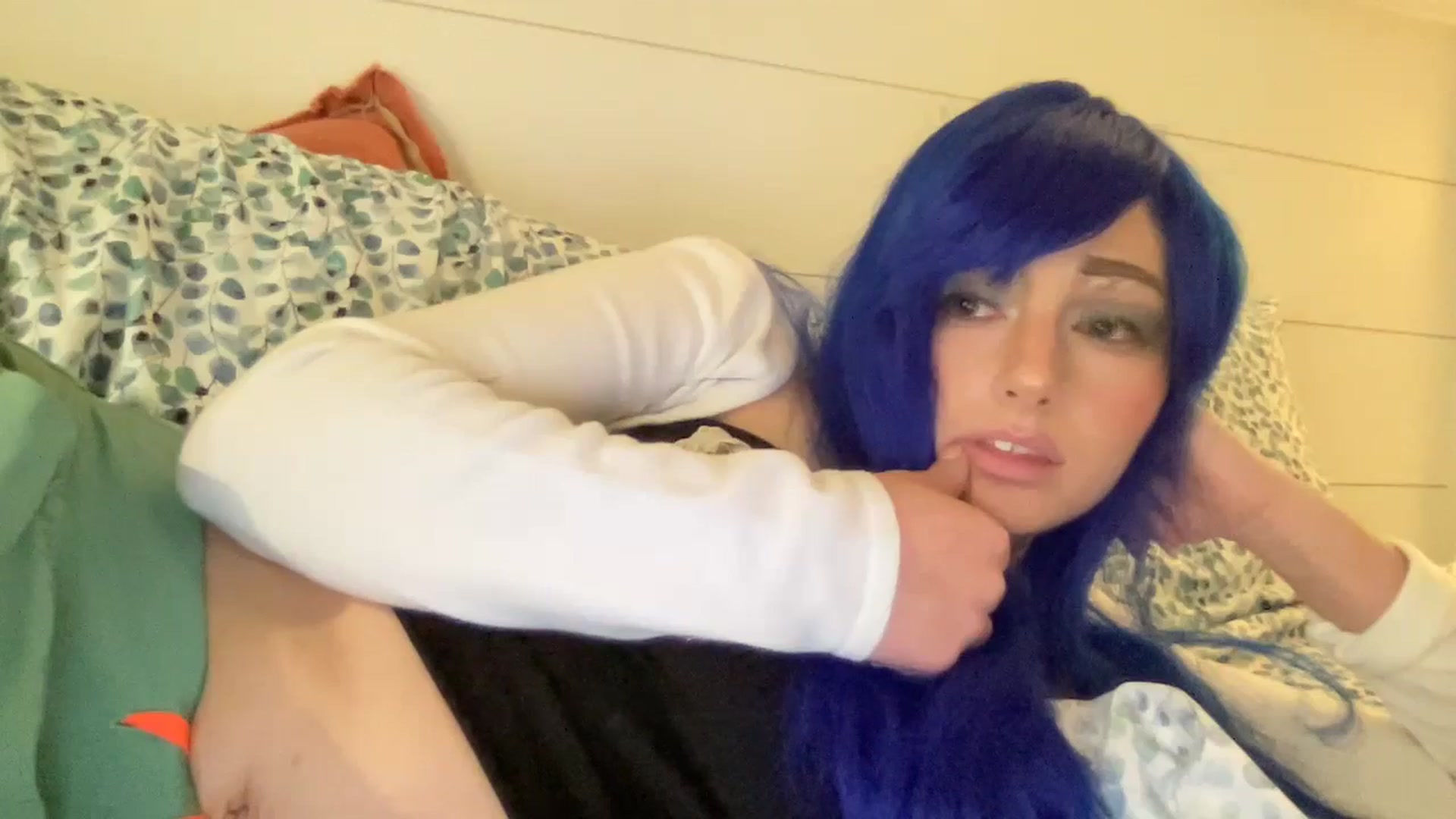 Gallery image thumbnail from PosiePleases's myfreecams stream on, 11/15/2024, 01:31 image 15 of 20