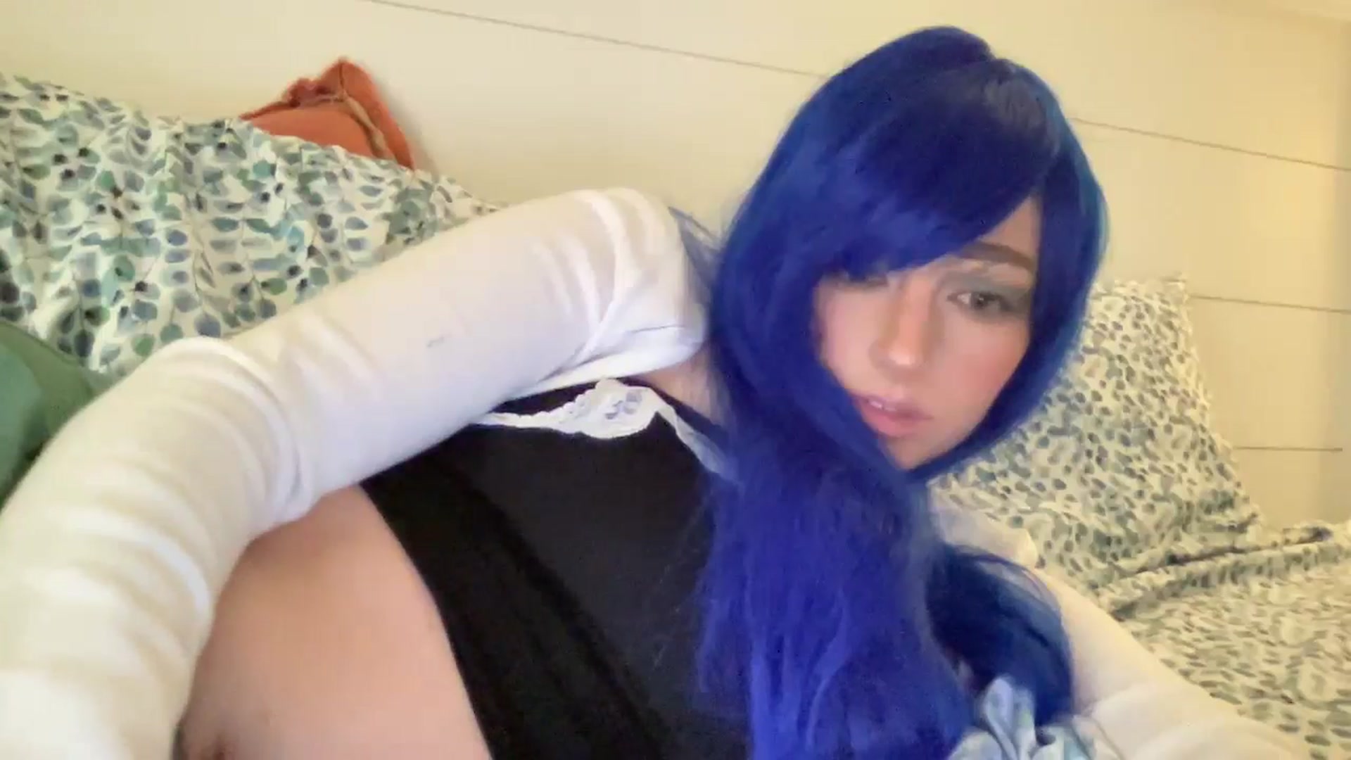 Gallery image thumbnail from PosiePleases's myfreecams stream on, 11/15/2024, 01:31 image 3 of 20