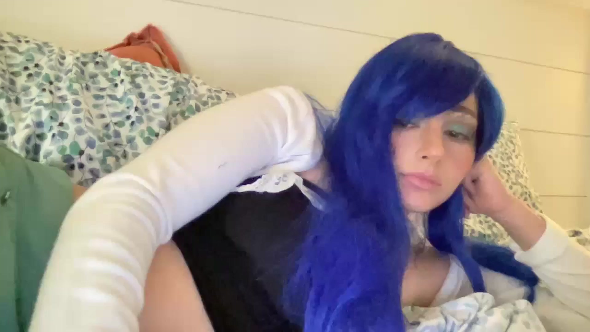 Gallery image thumbnail from PosiePleases's myfreecams stream on, 11/15/2024, 01:31 image 1 of 20