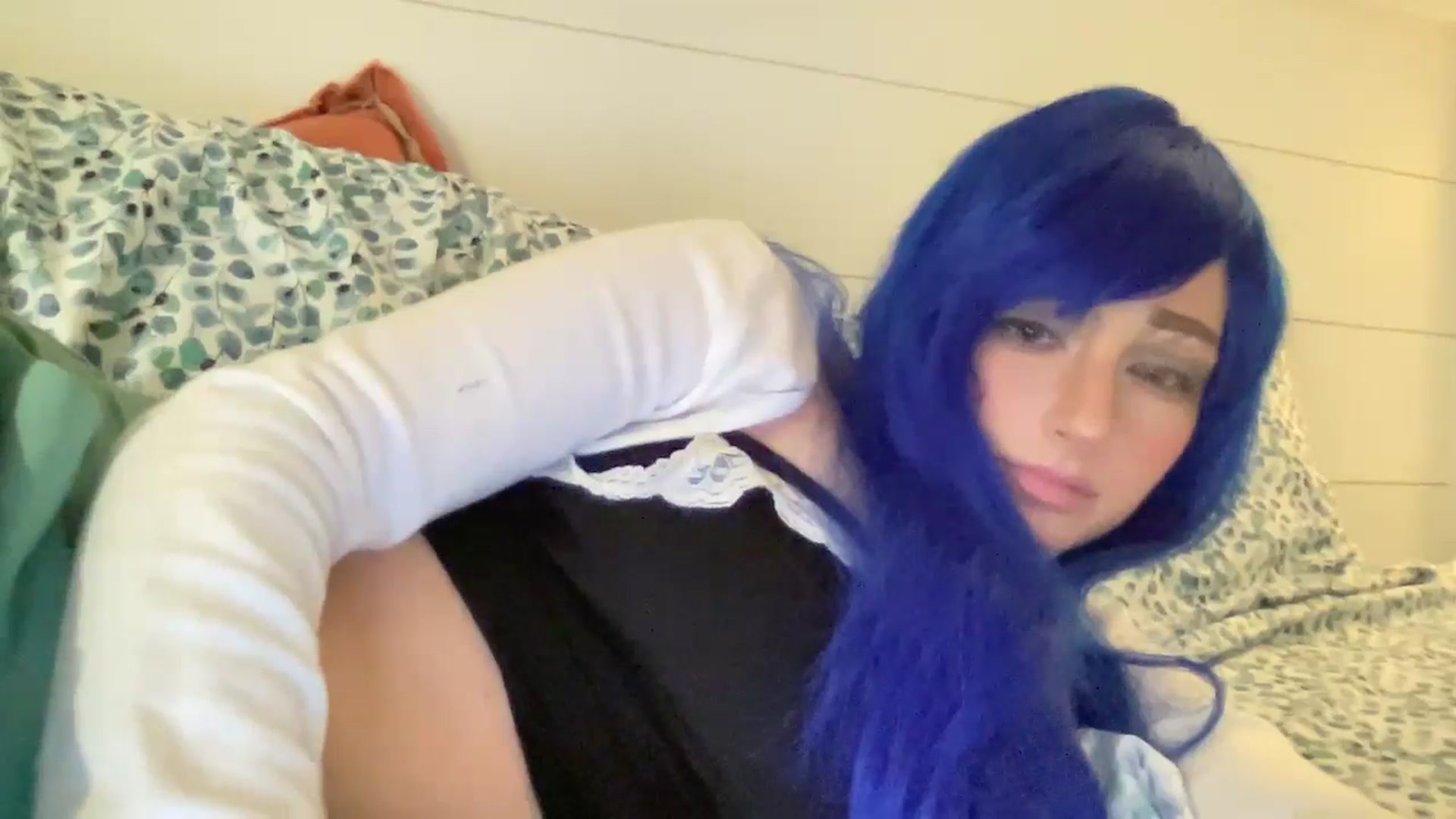 Gallery image thumbnail from PosiePleases's myfreecams stream on, 11/15/2024, 01:31 image 13 of 20