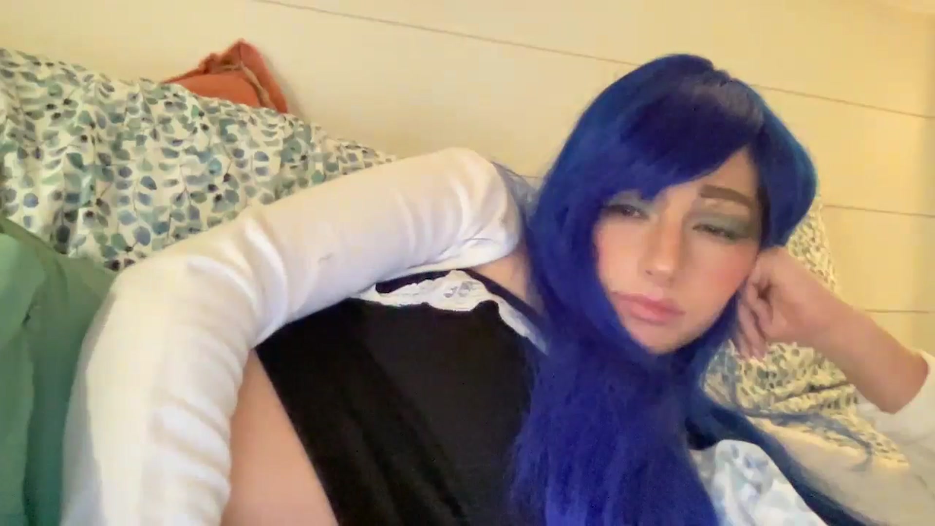 Gallery image thumbnail from PosiePleases's myfreecams stream on, 11/15/2024, 01:31 image 18 of 20