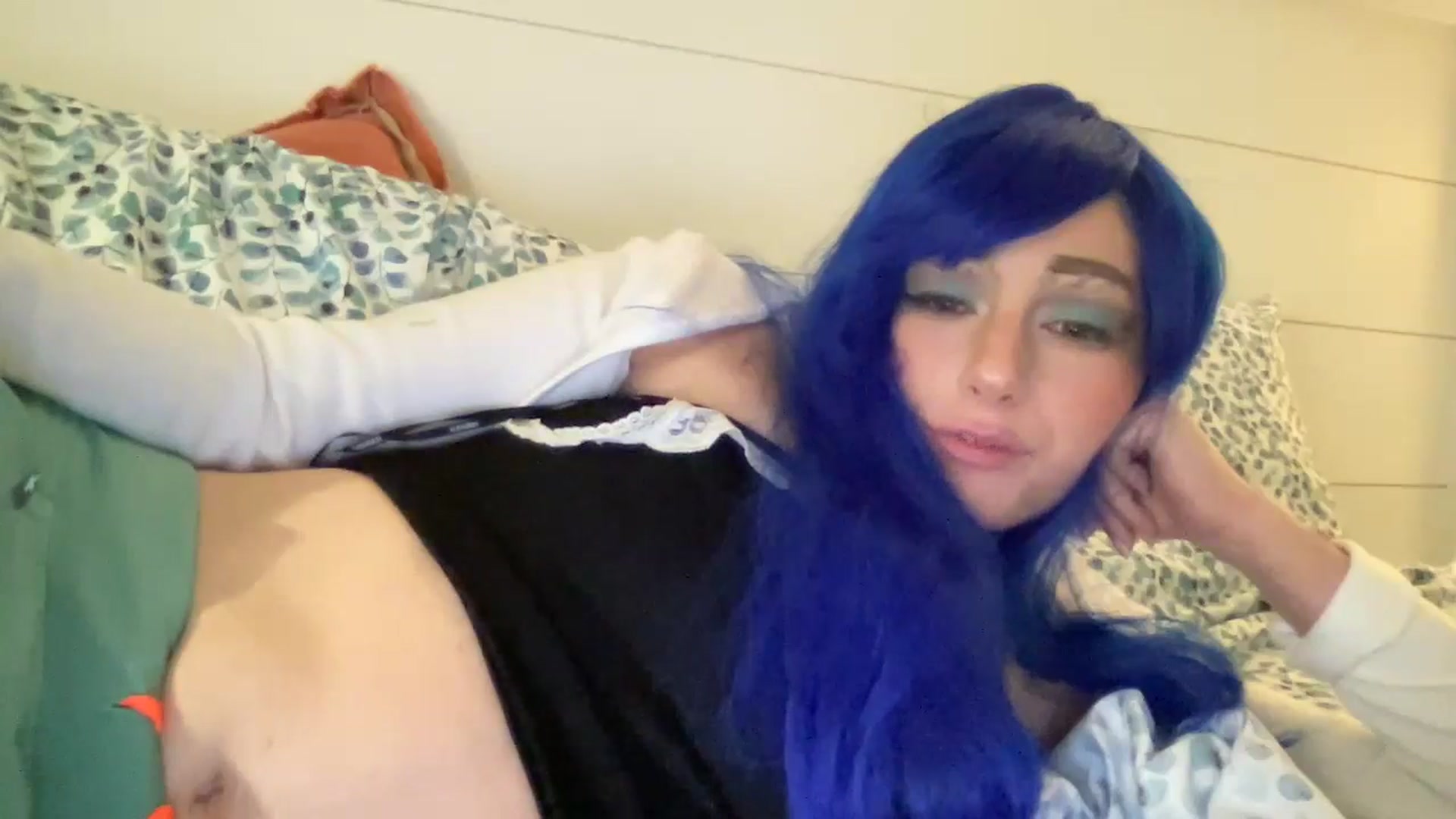 Gallery image thumbnail from PosiePleases's myfreecams stream on, 11/15/2024, 01:31 image 5 of 20