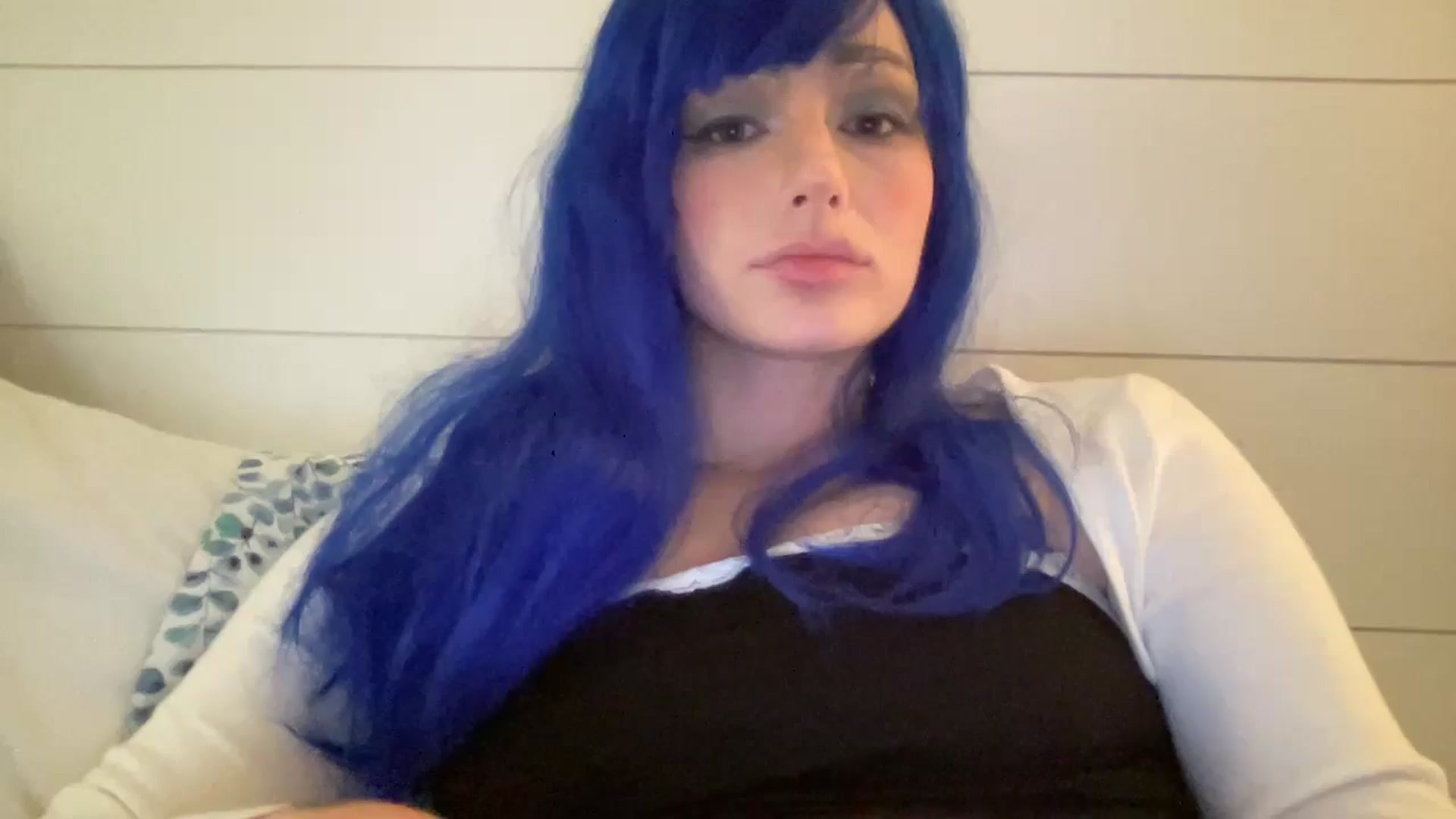 Gallery image thumbnail from PosiePleases's myfreecams stream on, 11/15/2024, 04:43 image 8 of 20