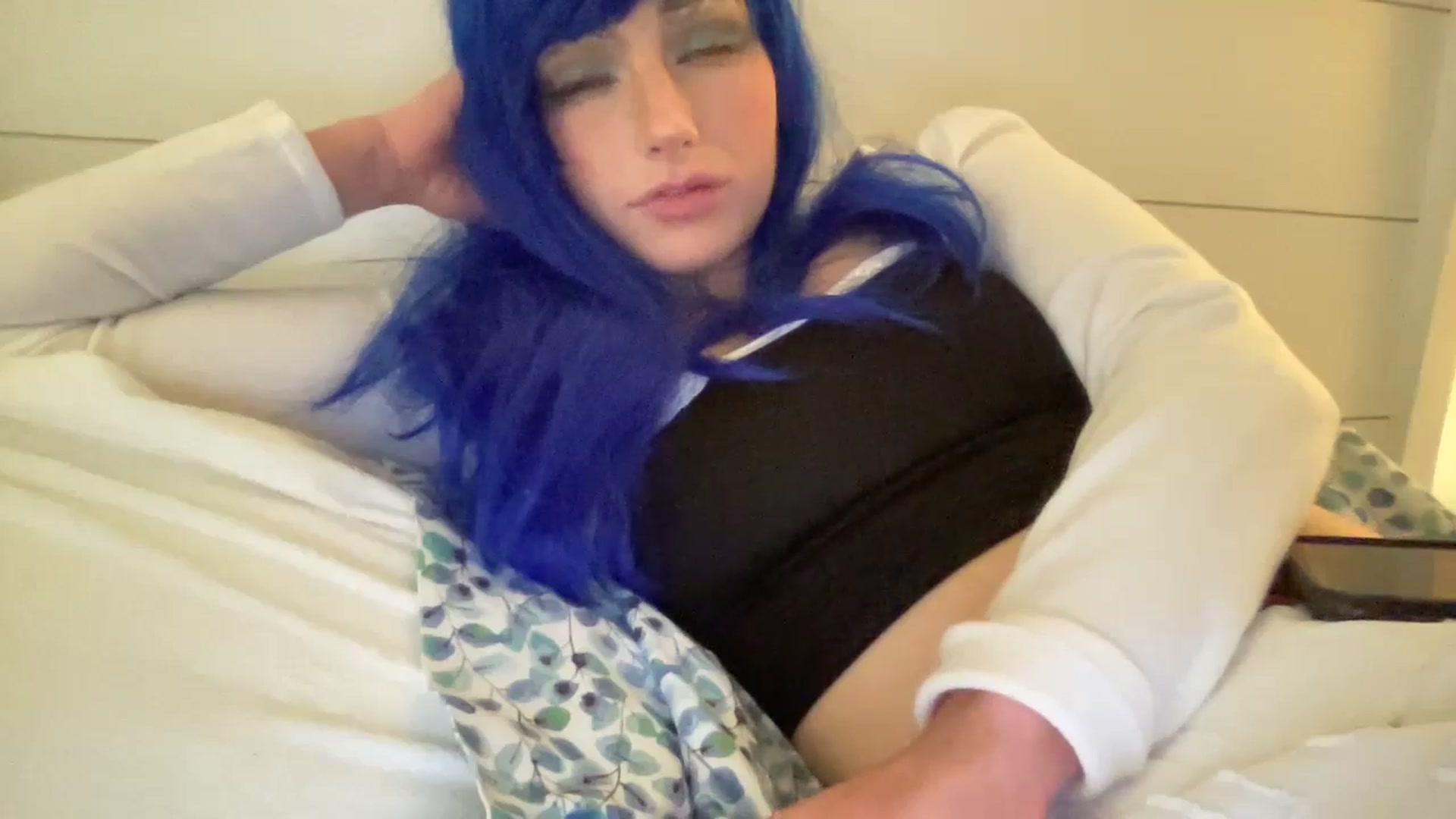Gallery image thumbnail from PosiePleases's myfreecams stream on, 11/15/2024, 04:43 image 4 of 20