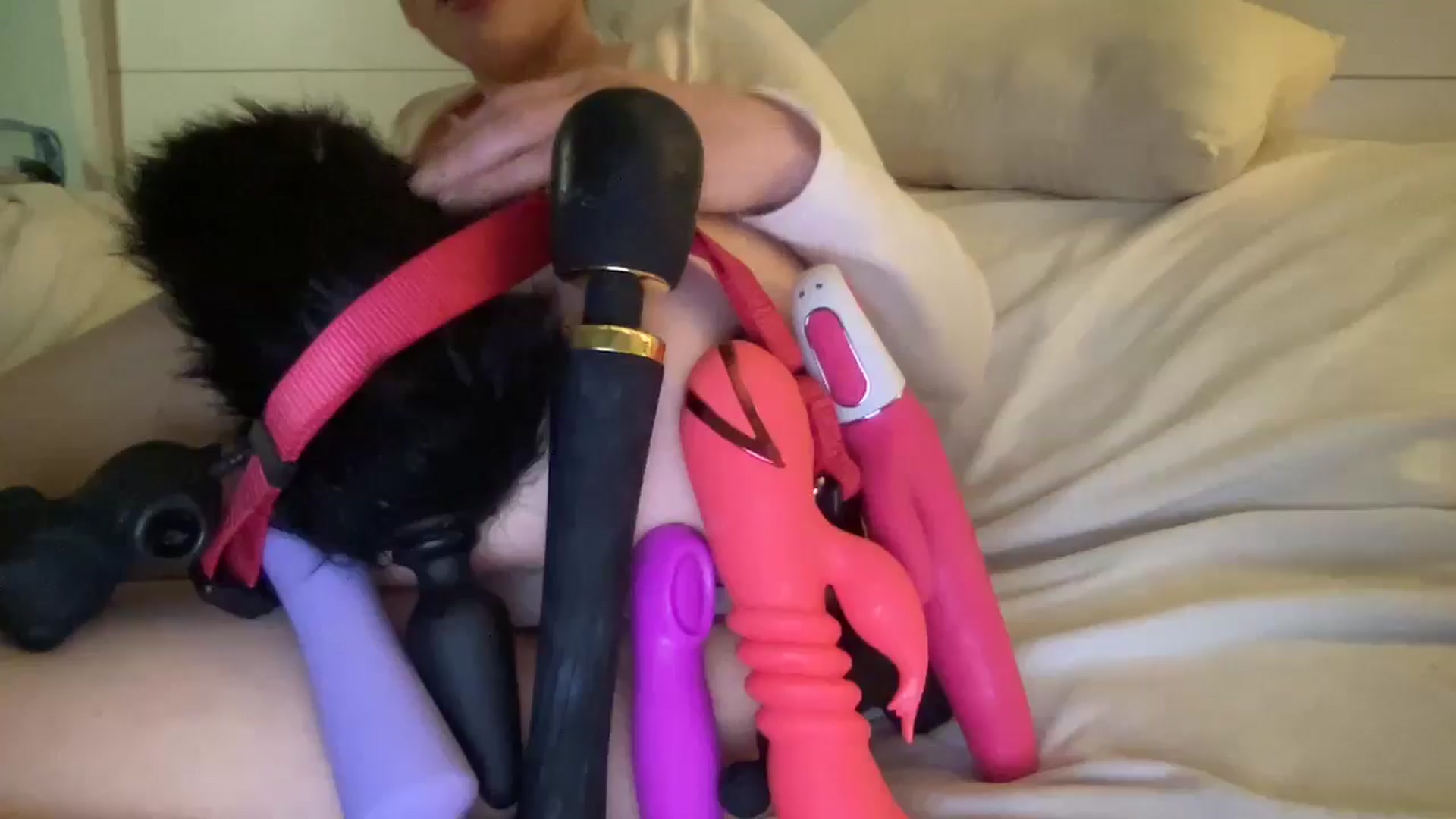 Gallery image thumbnail from PosiePleases's myfreecams stream on, 03/16/2025, 09:03 image 18 of 20