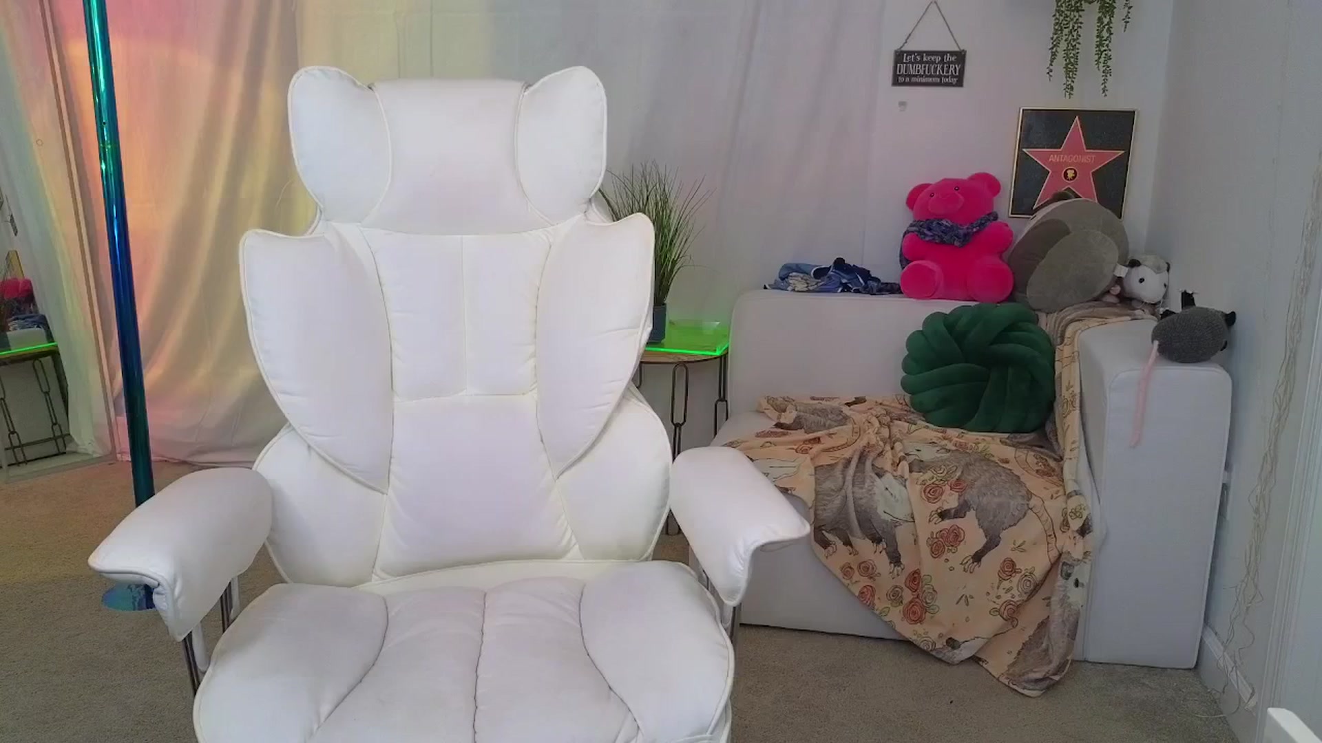 Gallery image thumbnail from PossumPrincss's myfreecams stream on, 03/12/2025, 04:59 image 10 of 20