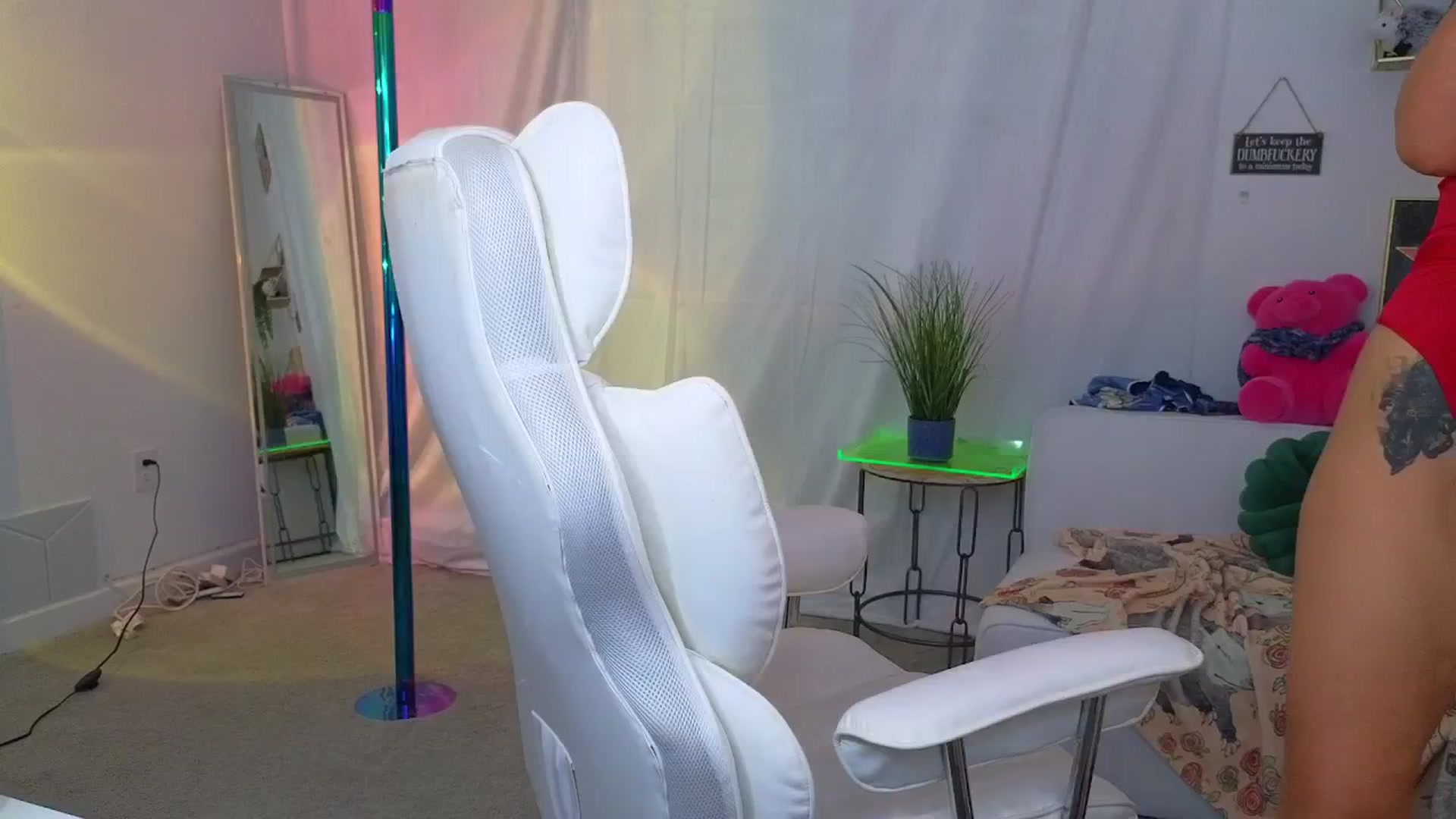 Gallery image thumbnail from PossumPrincss's myfreecams stream on, 03/12/2025, 04:59 image 13 of 20