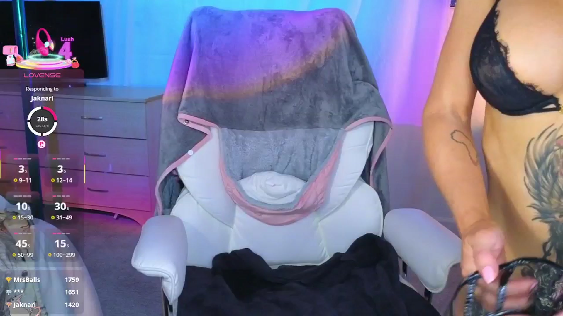 Gallery image thumbnail from PossumPrincss's myfreecams stream on, 04/06/2025, 04:48 image 13 of 20