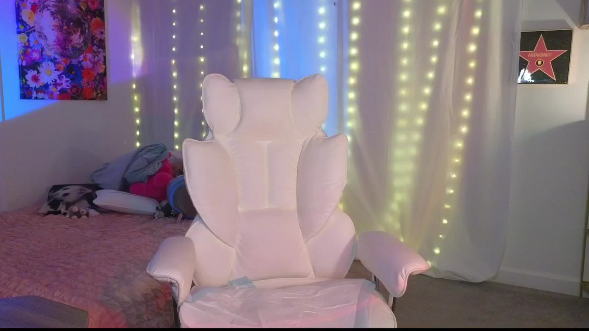 Gallery image thumbnail from PossumPrincss's myfreecams stream on, 08/14/2025, 04:14 image 19 of 20