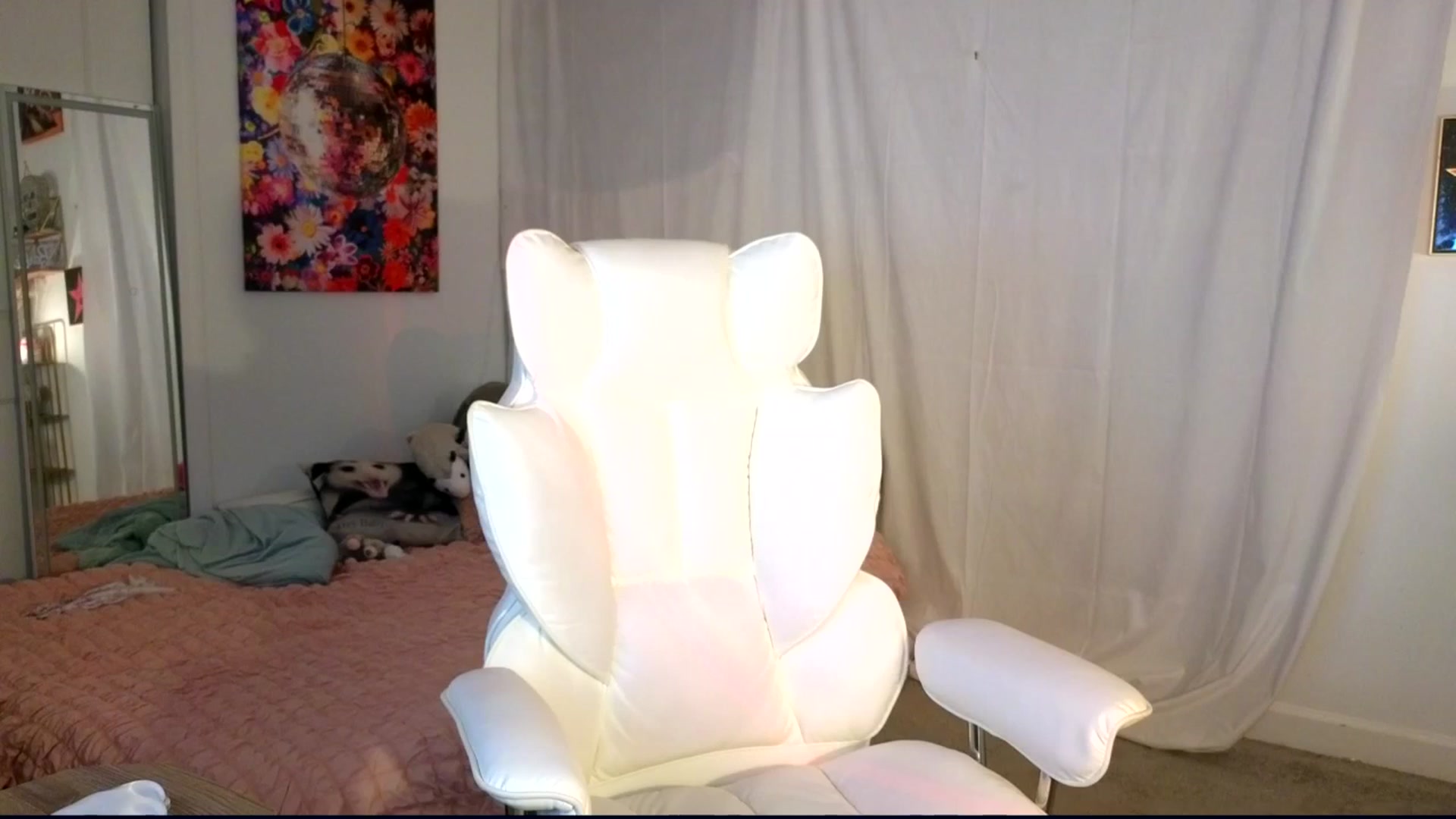 Gallery image thumbnail from PossumPrincss's myfreecams stream on, 08/20/2025, 03:47 image 1 of 20