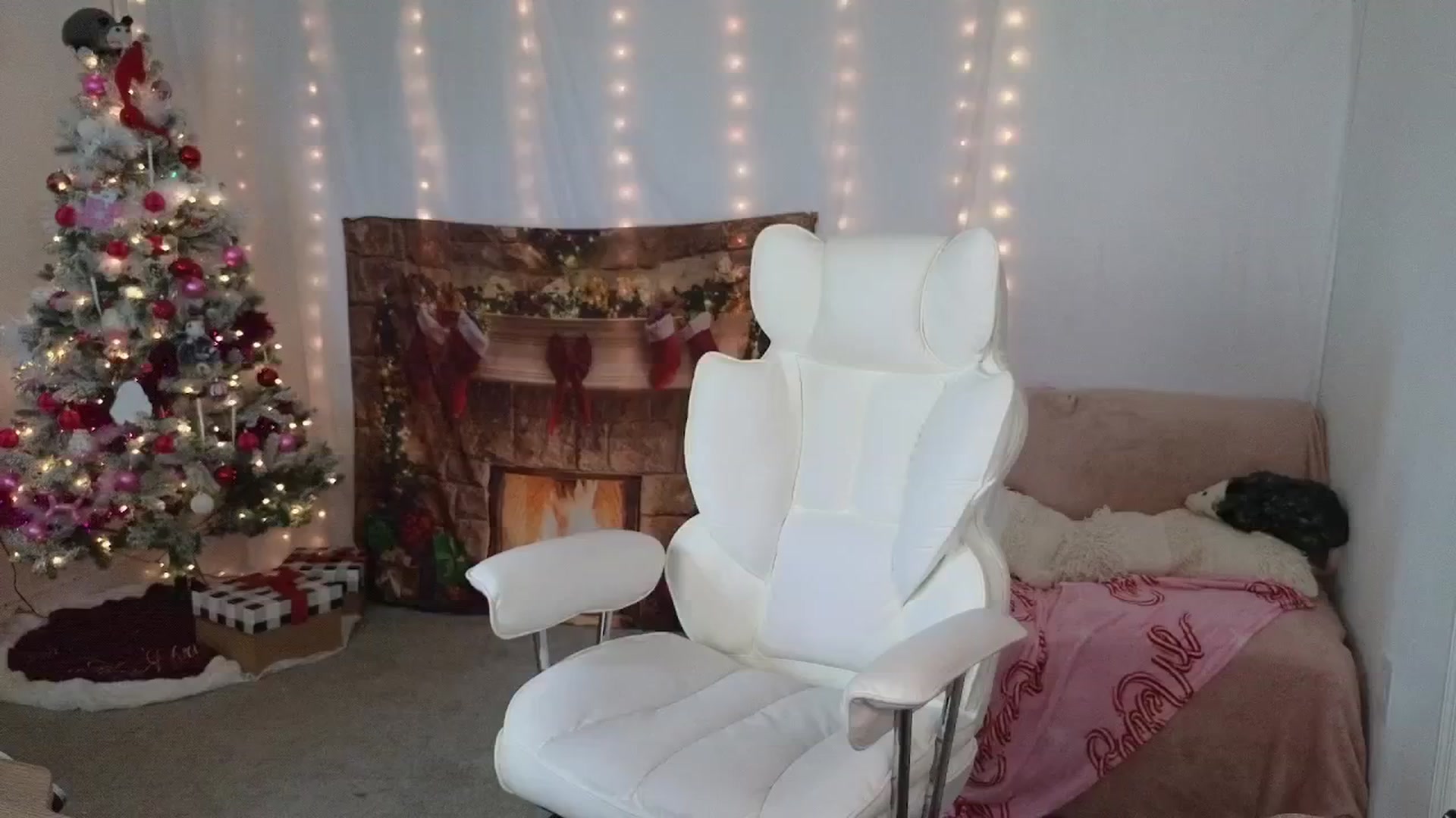 Gallery image thumbnail from PossumPrincss's myfreecams stream on, 12/19/2025, 18:17 image 18 of 20