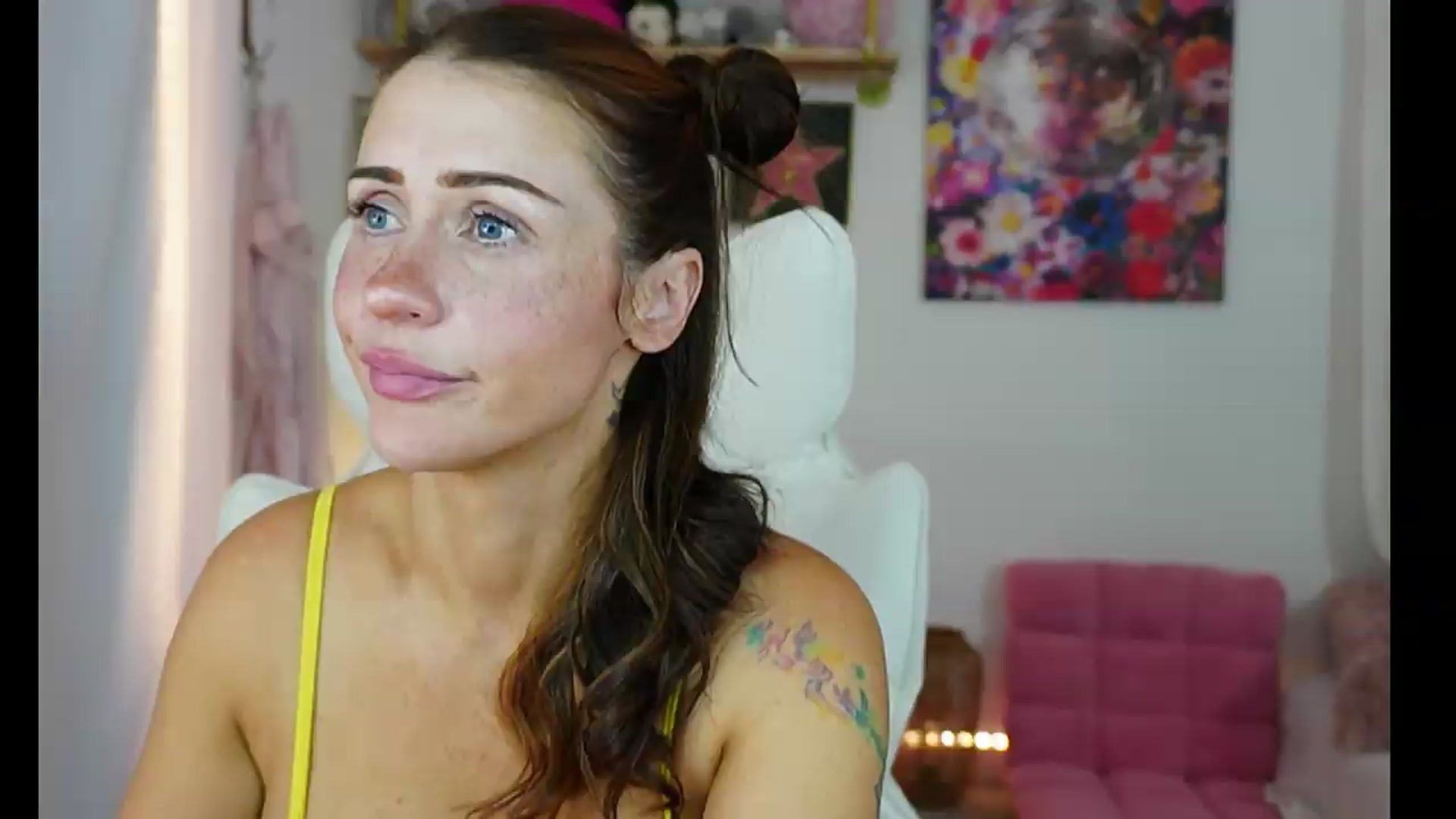 Gallery image thumbnail from PossumPrincss's myfreecams stream on, 08/25/2026, 03:10 image 14 of 20