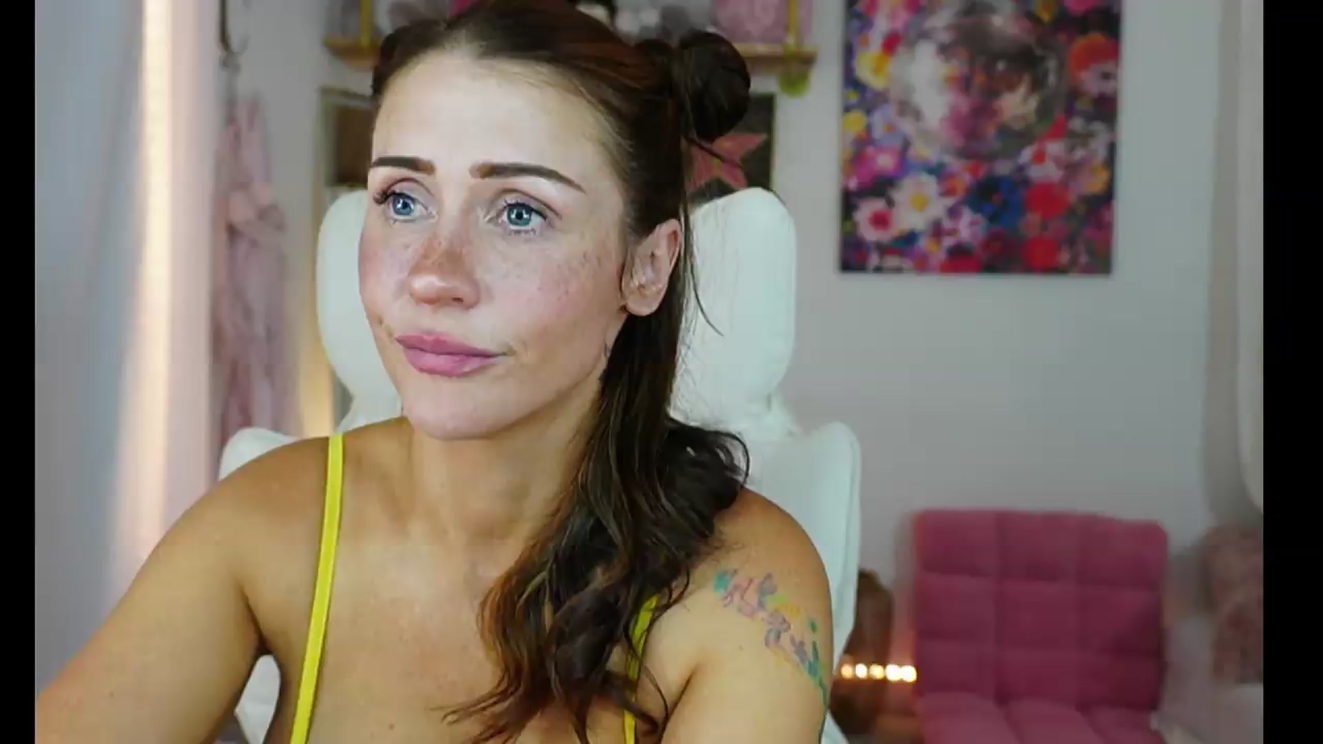 Gallery image thumbnail from PossumPrincss's myfreecams stream on, 08/25/2026, 03:10 image 17 of 20