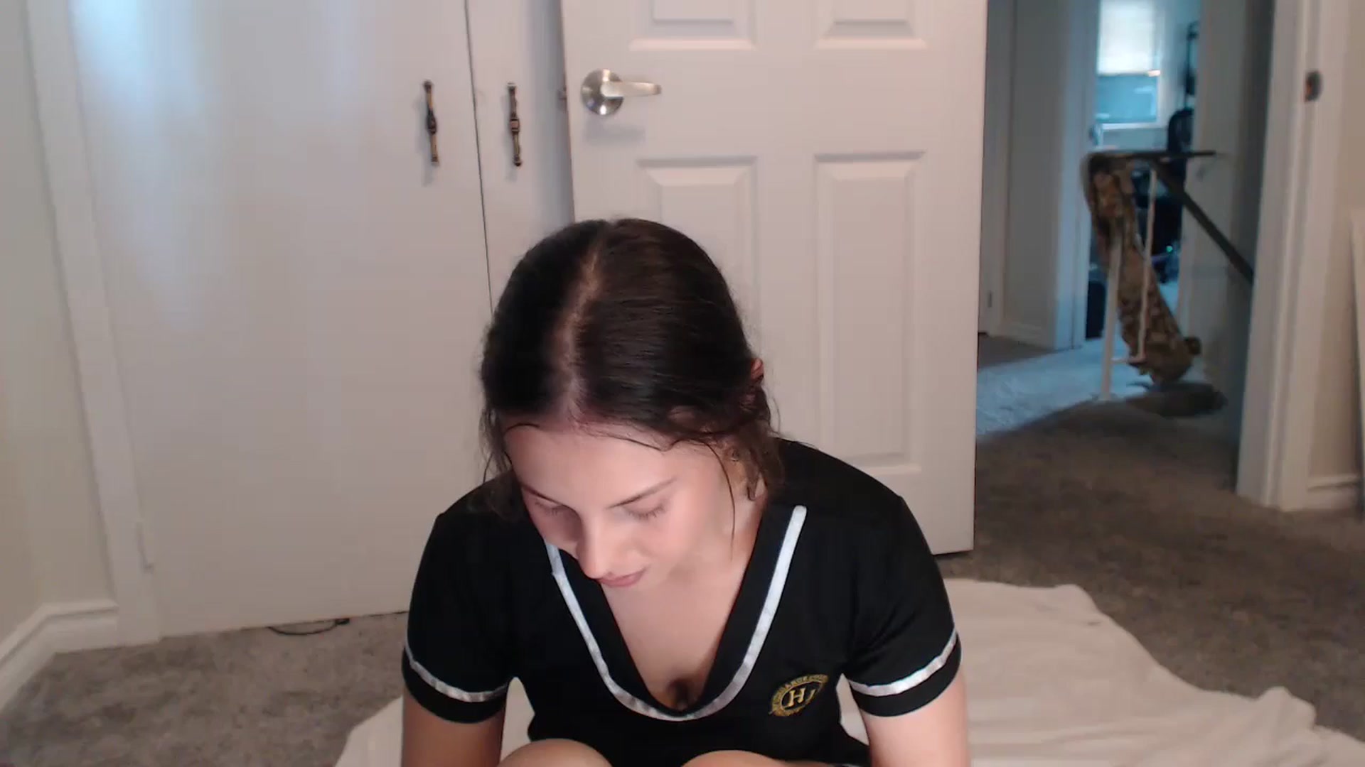 Gallery image thumbnail from Pot_Kitten's myfreecams stream on, 06/19/2024, 20:27 image 8 of 20