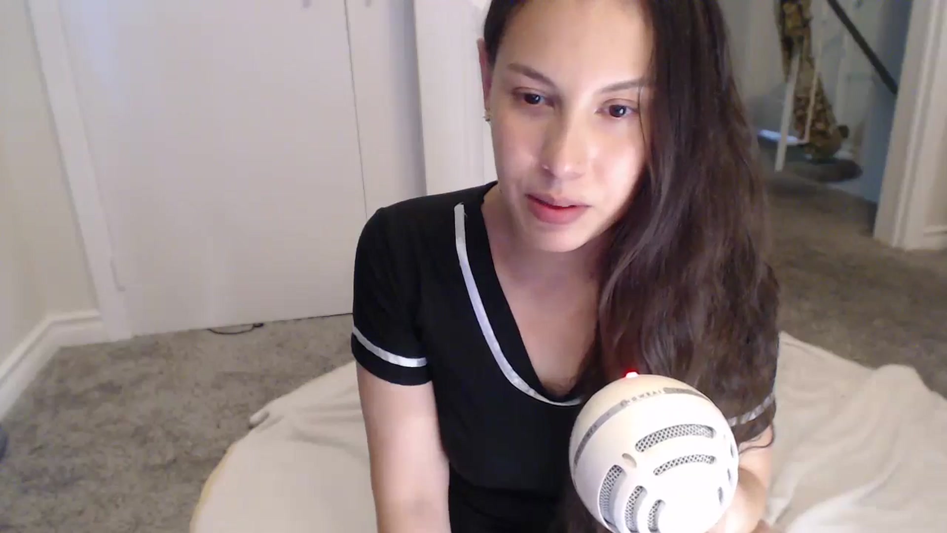 Gallery image thumbnail from Pot_Kitten's myfreecams stream on, 06/19/2024, 20:27 image 19 of 20