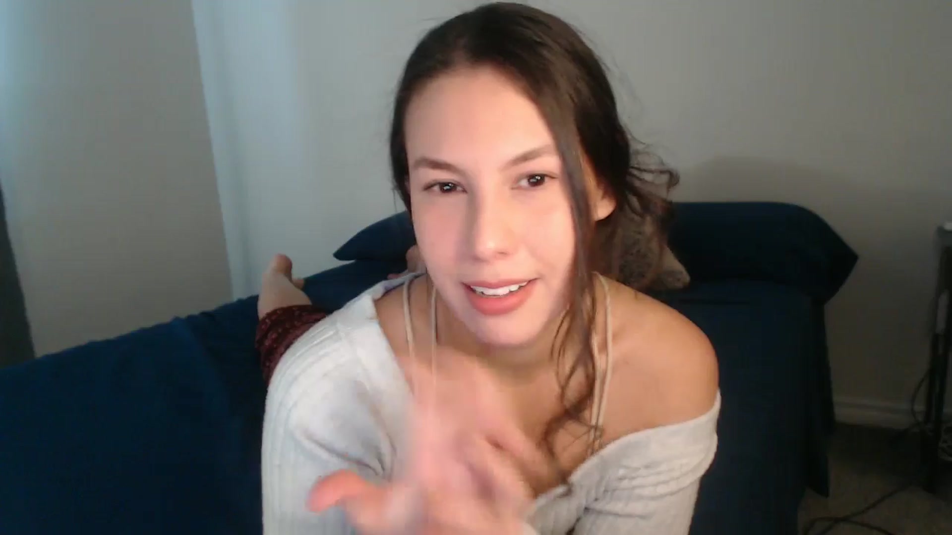 Gallery image thumbnail from Pot_Kitten's myfreecams stream on, 02/04/2025, 18:36 image 6 of 20