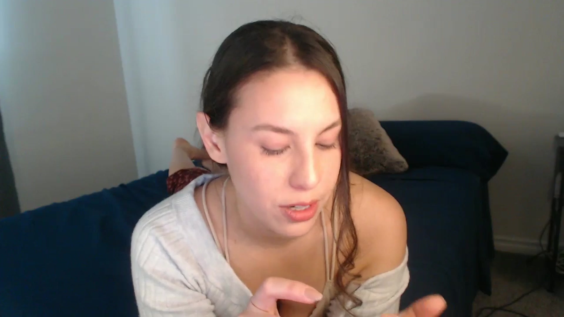 Gallery image thumbnail from Pot_Kitten's myfreecams stream on, 02/04/2025, 18:36 image 9 of 20