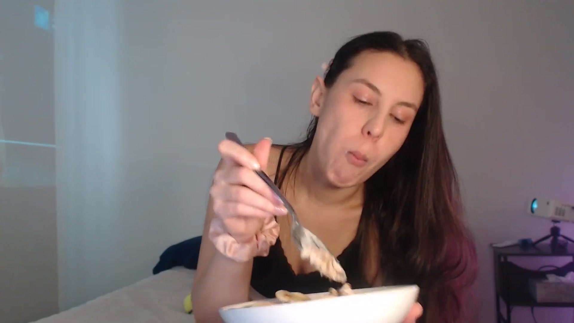 Gallery image thumbnail from Pot_Kitten's myfreecams stream on, 02/11/2025, 18:47 image 5 of 20