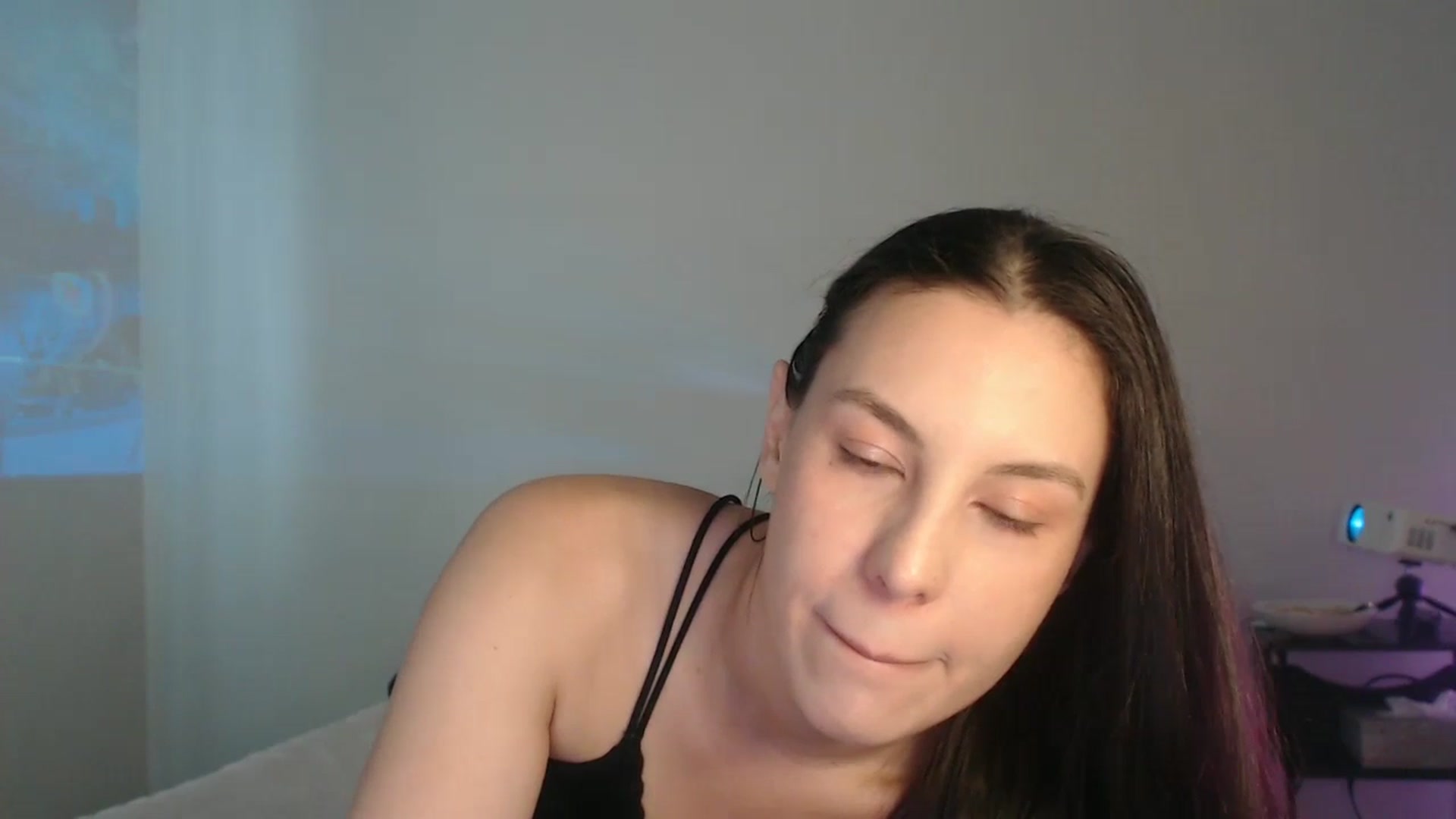 Gallery image thumbnail from Pot_Kitten's myfreecams stream on, 02/11/2025, 18:47 image 13 of 20