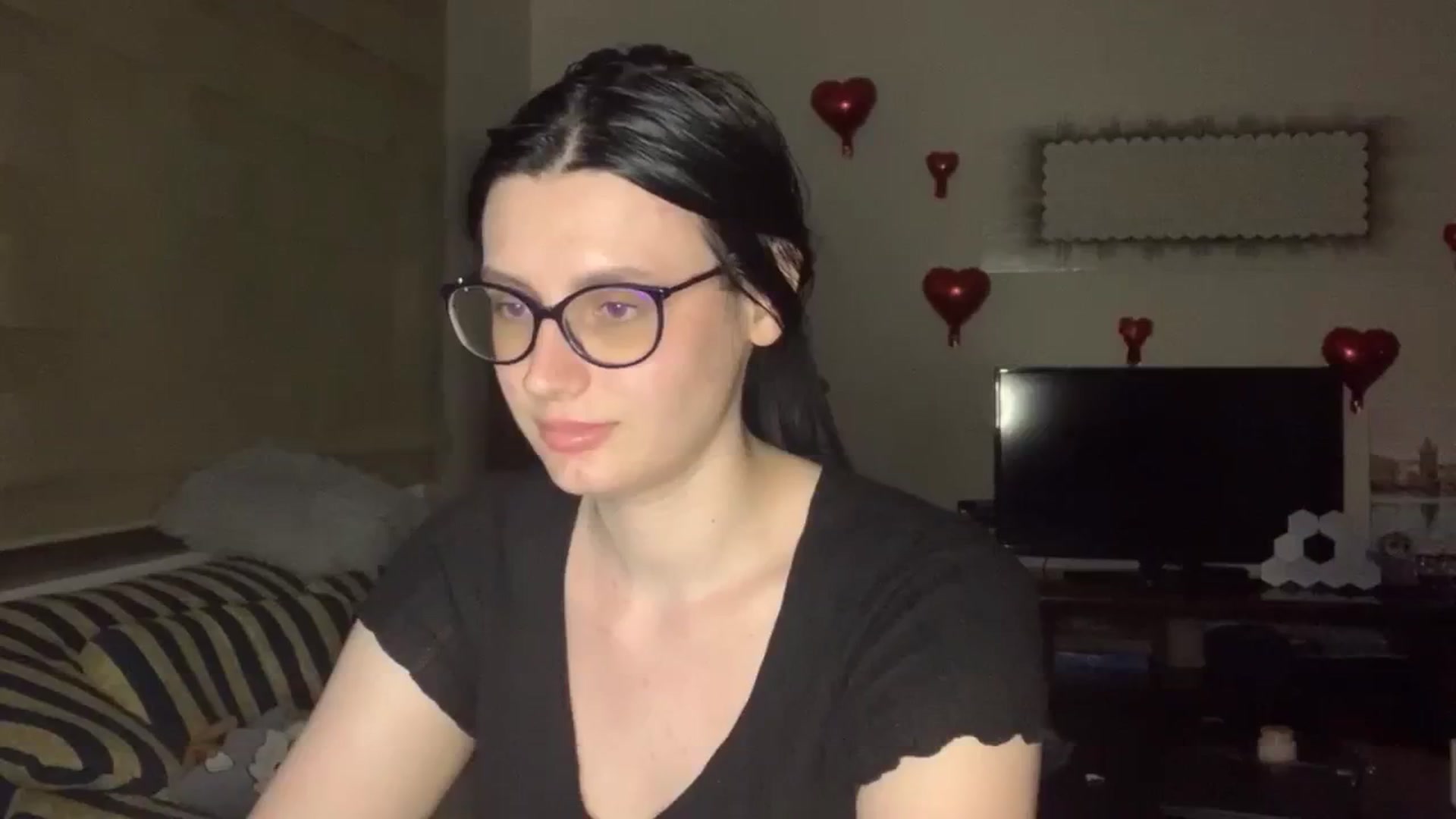 Gallery image thumbnail from PotatoChipss's myfreecams stream on, 05/31/2024, 21:36 image 18 of 20