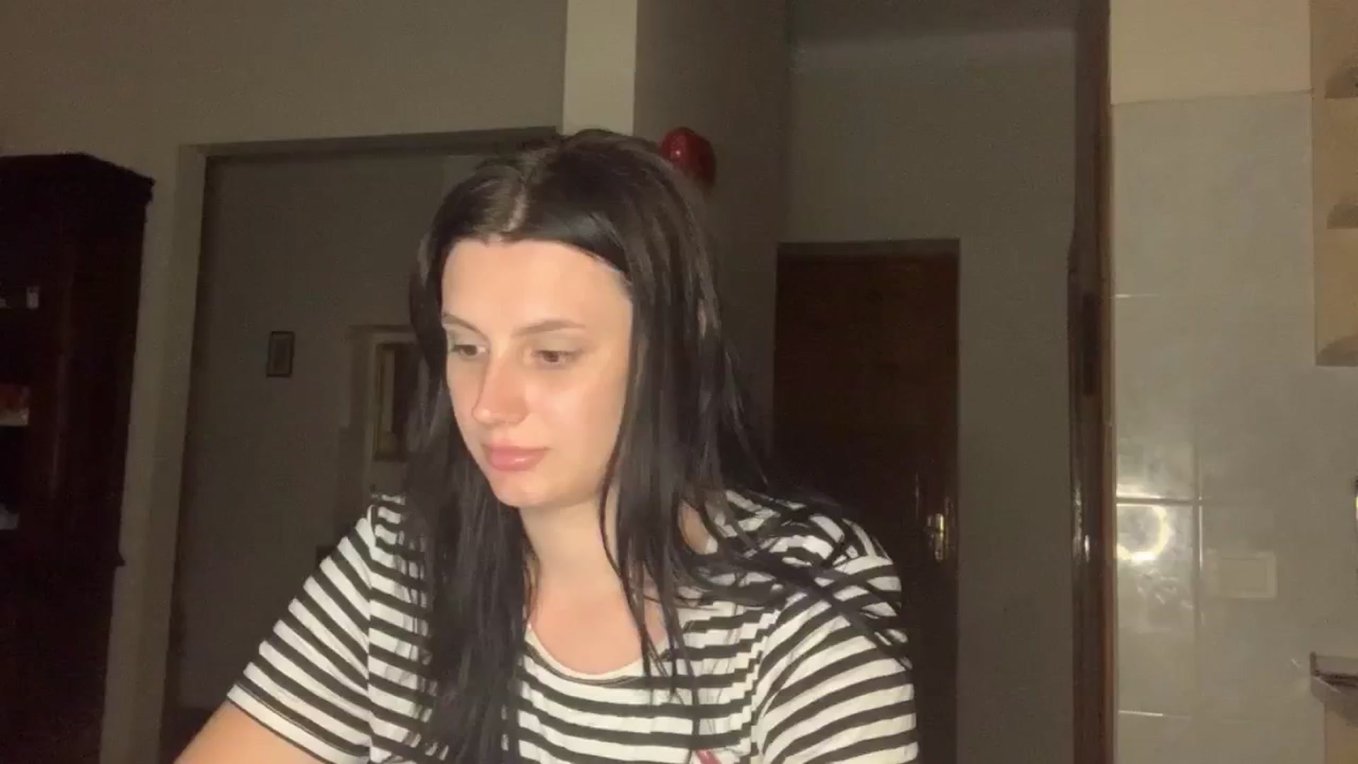 Gallery image thumbnail from PotatoChipss's myfreecams stream on, 08/03/2024, 22:33 image 15 of 20
