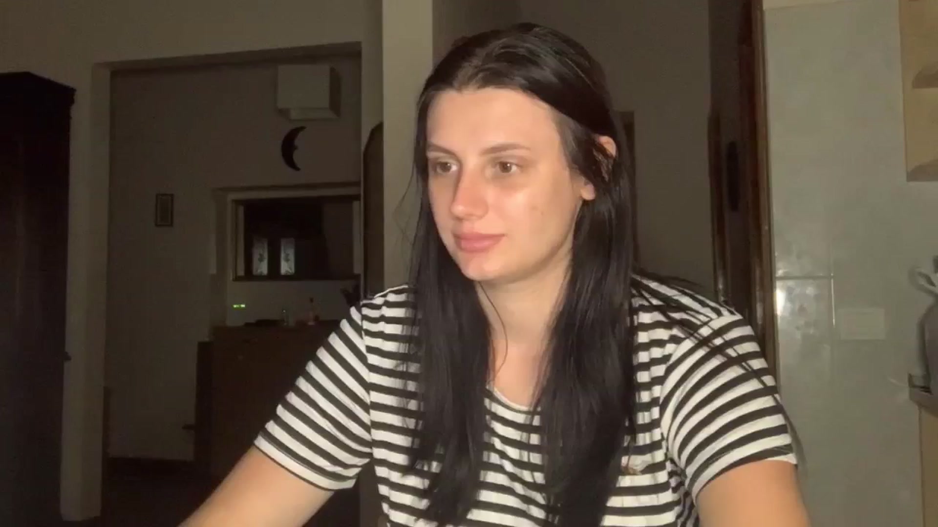 Gallery image thumbnail from PotatoChipss's myfreecams stream on, 08/04/2024, 22:21 image 15 of 20