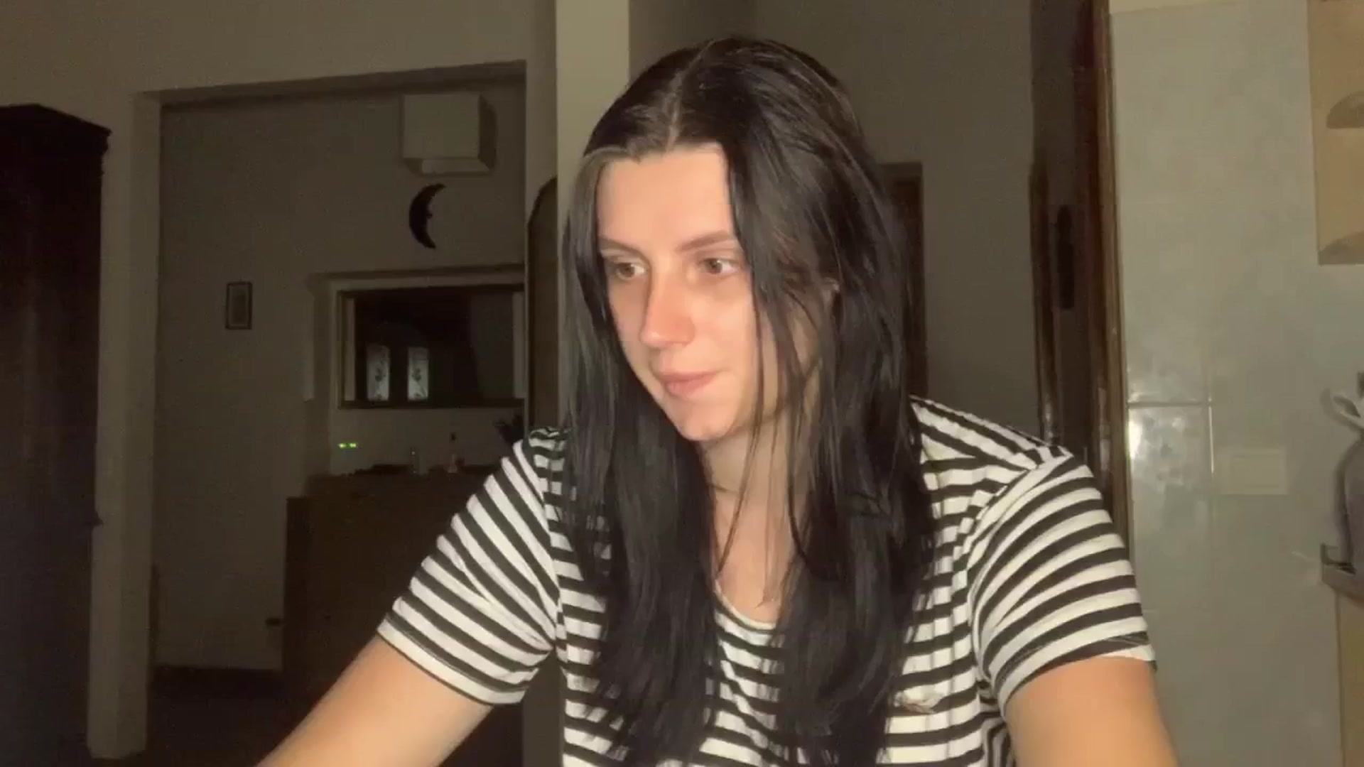 Gallery image thumbnail from PotatoChipss's myfreecams stream on, 08/04/2024, 22:21 image 3 of 20