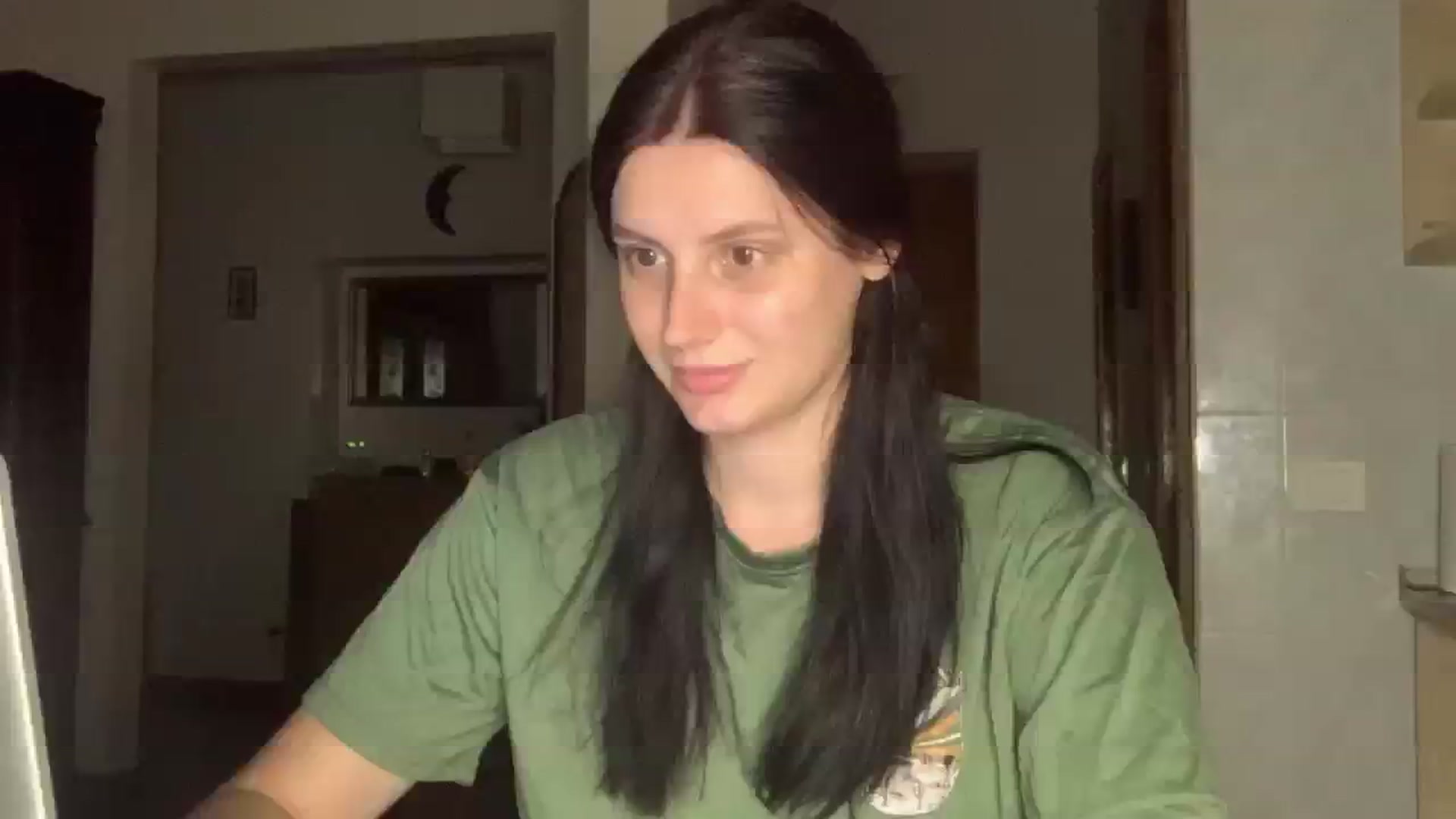 Gallery image thumbnail from PotatoChipss's myfreecams stream on, 08/08/2024, 20:32 image 3 of 20