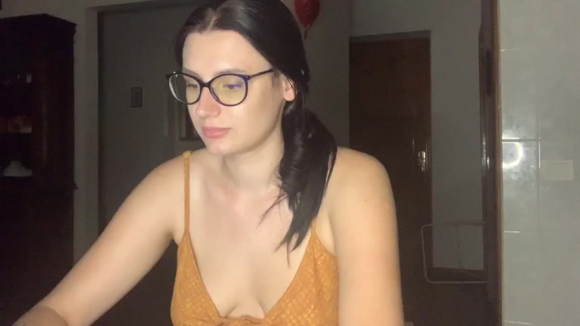 Gallery image thumbnail from PotatoChipss's myfreecams stream on, 08/15/2024, 22:20 image 3 of 20