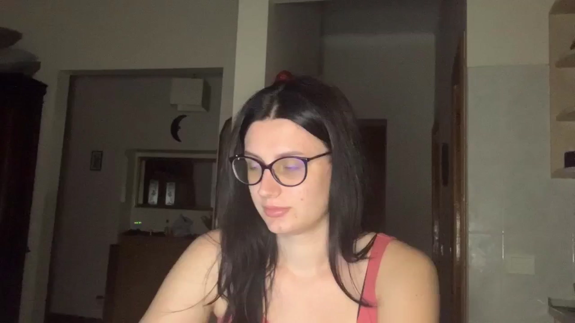 Gallery image thumbnail from PotatoChipss's myfreecams stream on, 08/29/2024, 21:19 image 18 of 20