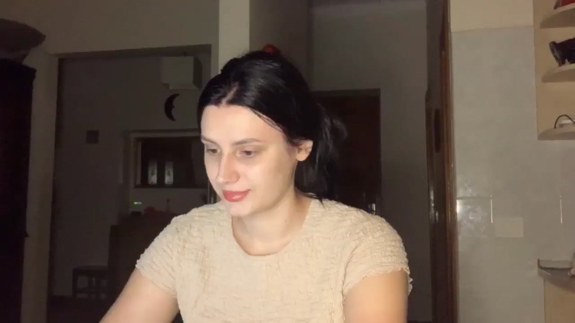 Gallery image thumbnail from PotatoChipss's myfreecams stream on, 10/14/2024, 16:18 image 6 of 20
