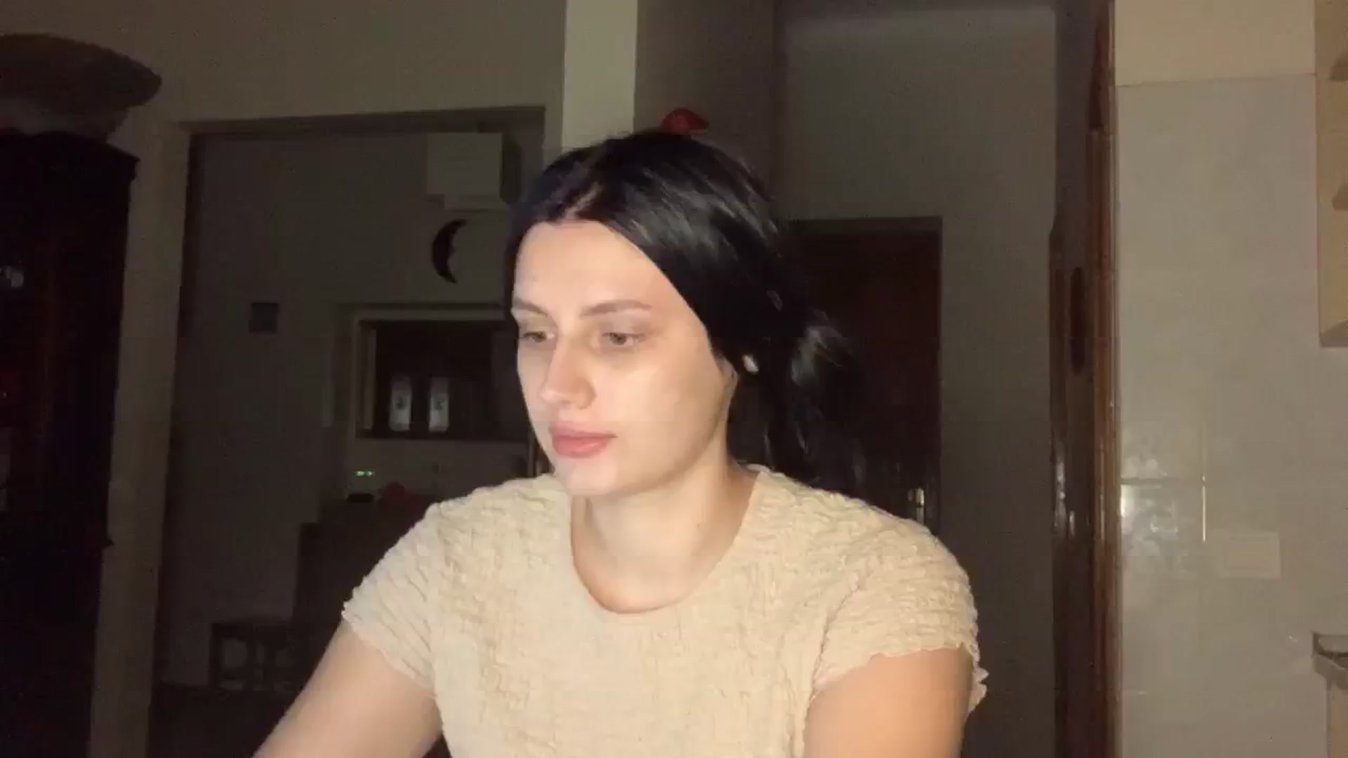 Gallery image thumbnail from PotatoChipss's myfreecams stream on, 10/14/2024, 17:14 image 18 of 20