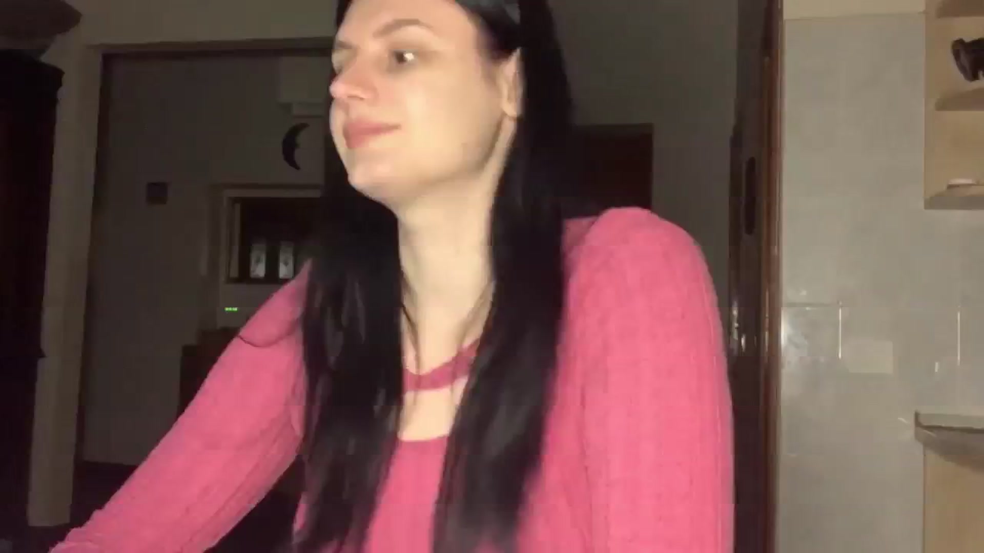 Gallery image thumbnail from PotatoChipss's myfreecams stream on, 10/31/2024, 21:25 image 16 of 20