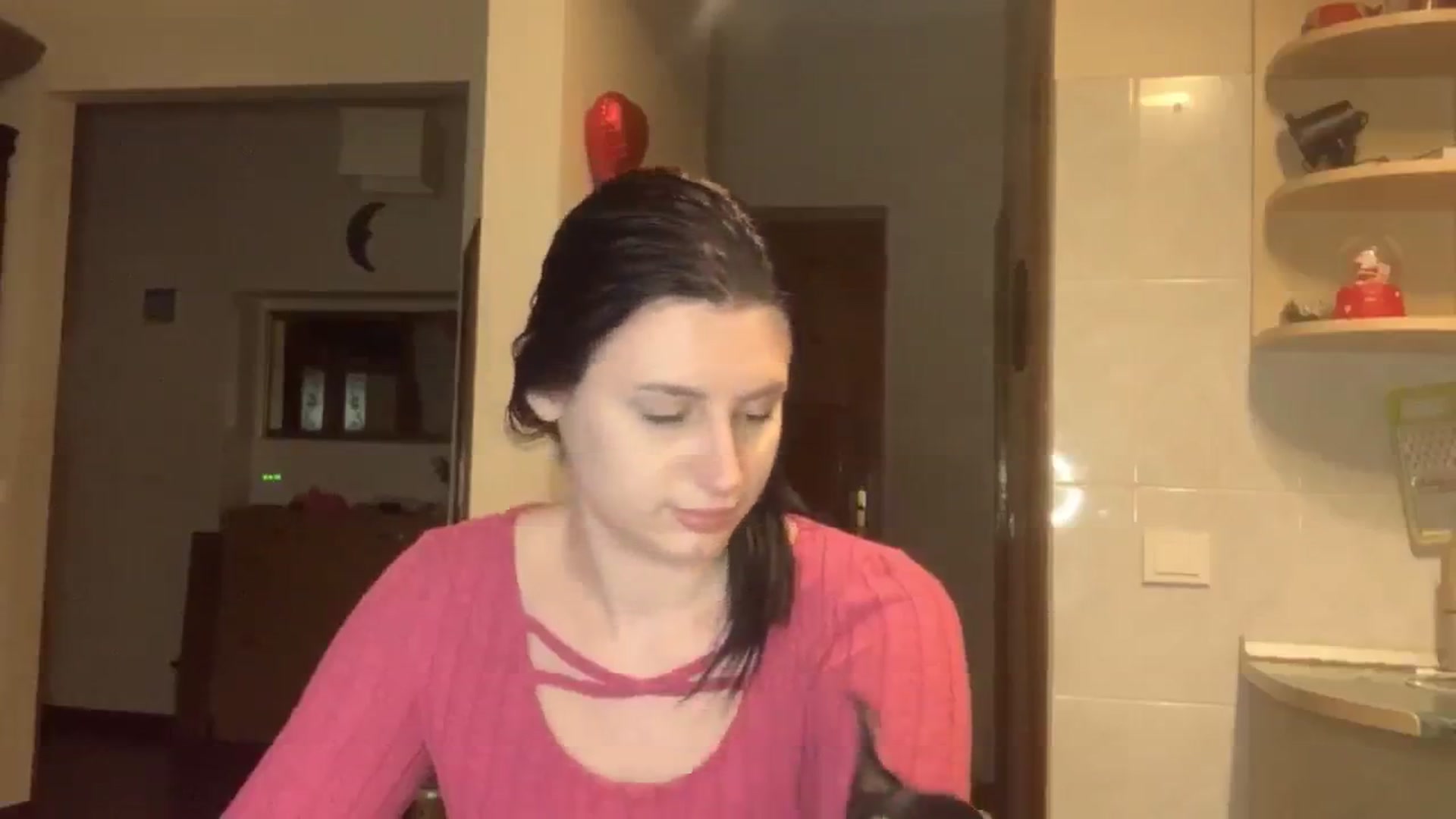 Gallery image thumbnail from PotatoChipss's myfreecams stream on, 11/23/2024, 18:14 image 13 of 20
