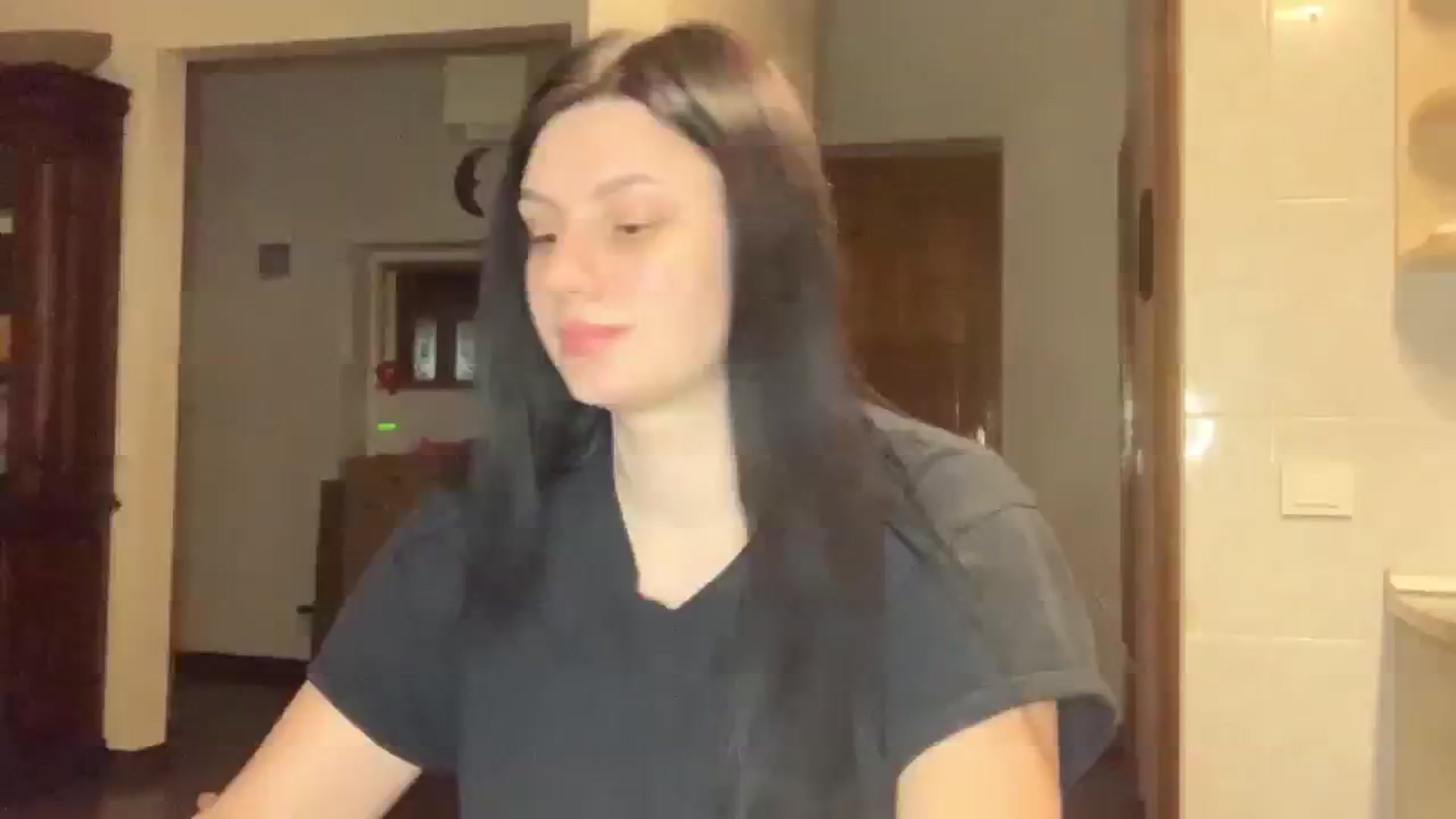 Gallery image thumbnail from PotatoChipss's myfreecams stream on, 11/30/2024, 19:23 image 18 of 20