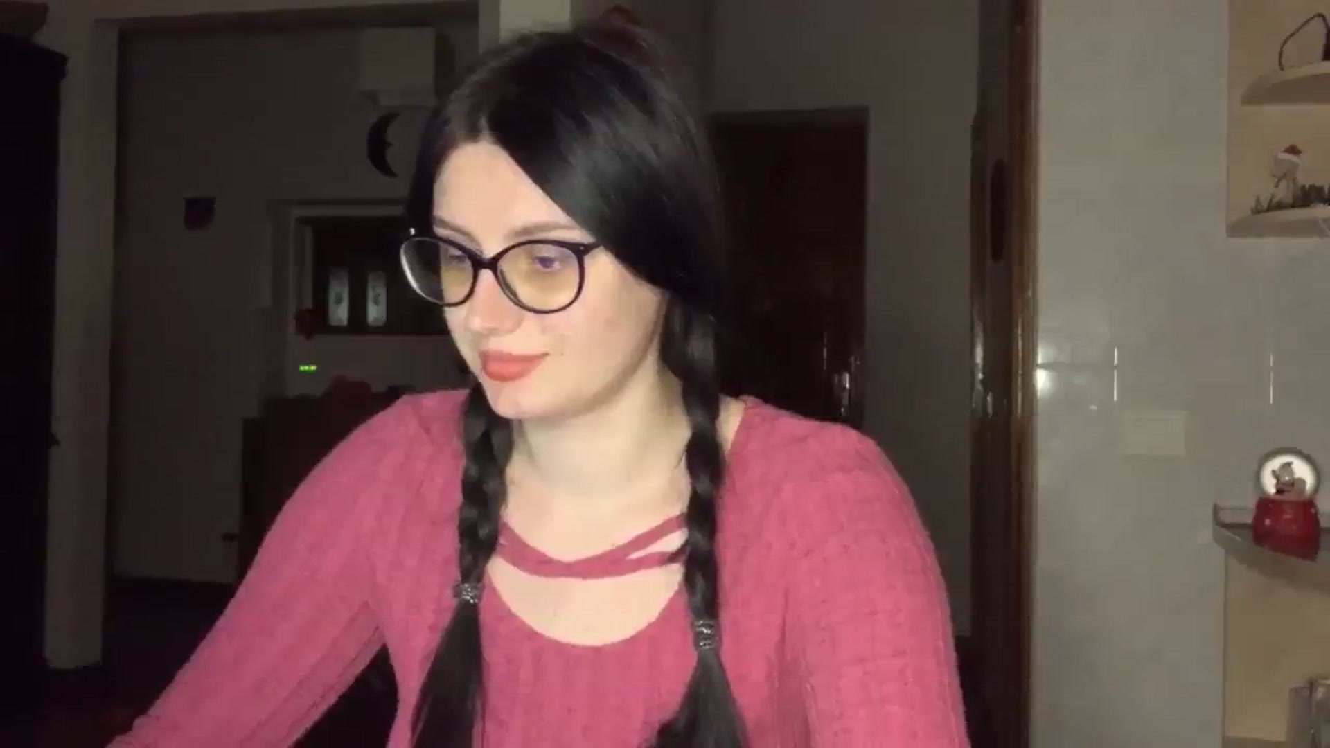 Gallery image thumbnail from PotatoChipss's myfreecams stream on, 12/21/2024, 19:29 image 3 of 20