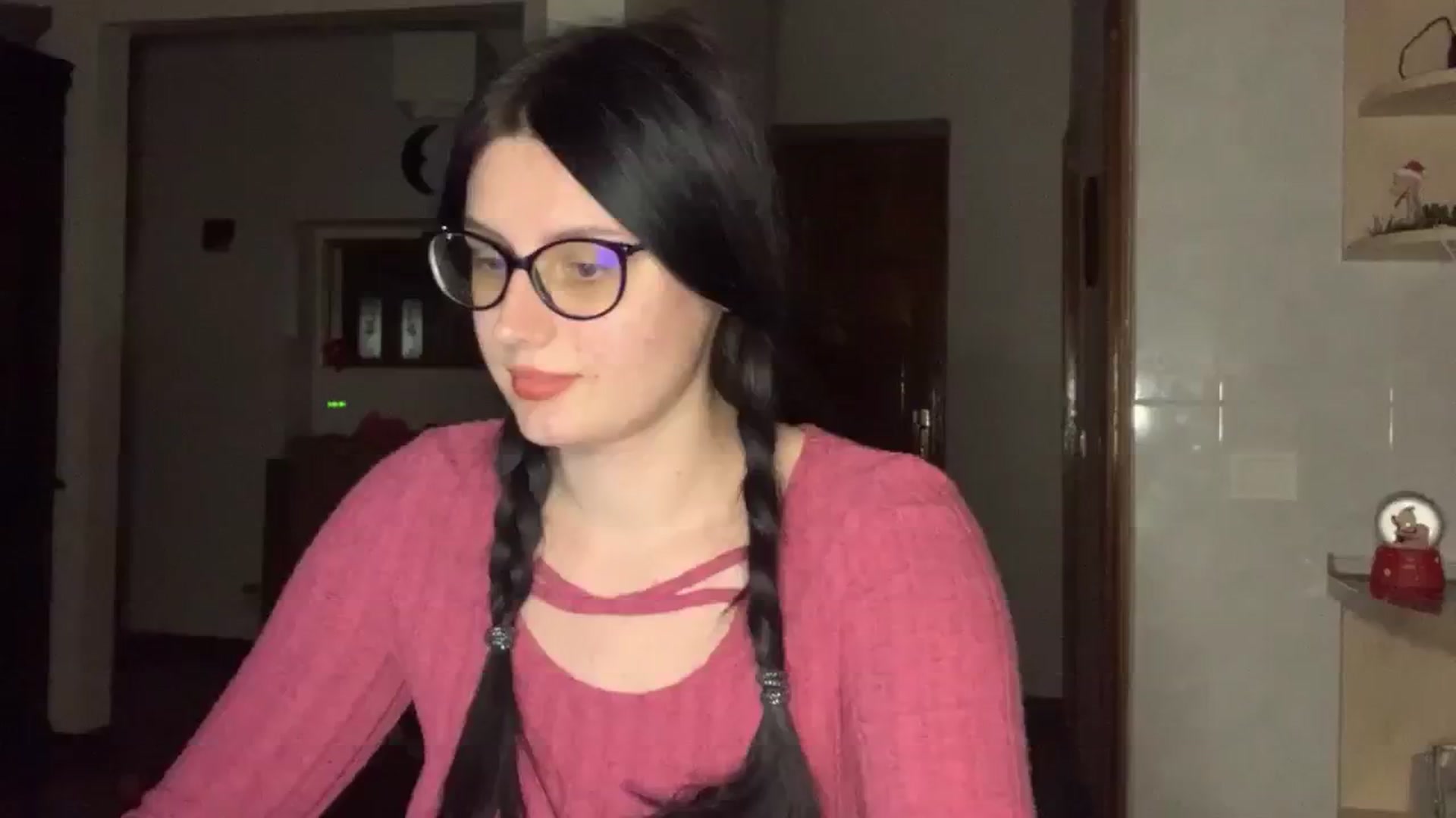 Gallery image thumbnail from PotatoChipss's myfreecams stream on, 12/21/2024, 19:29 image 1 of 20