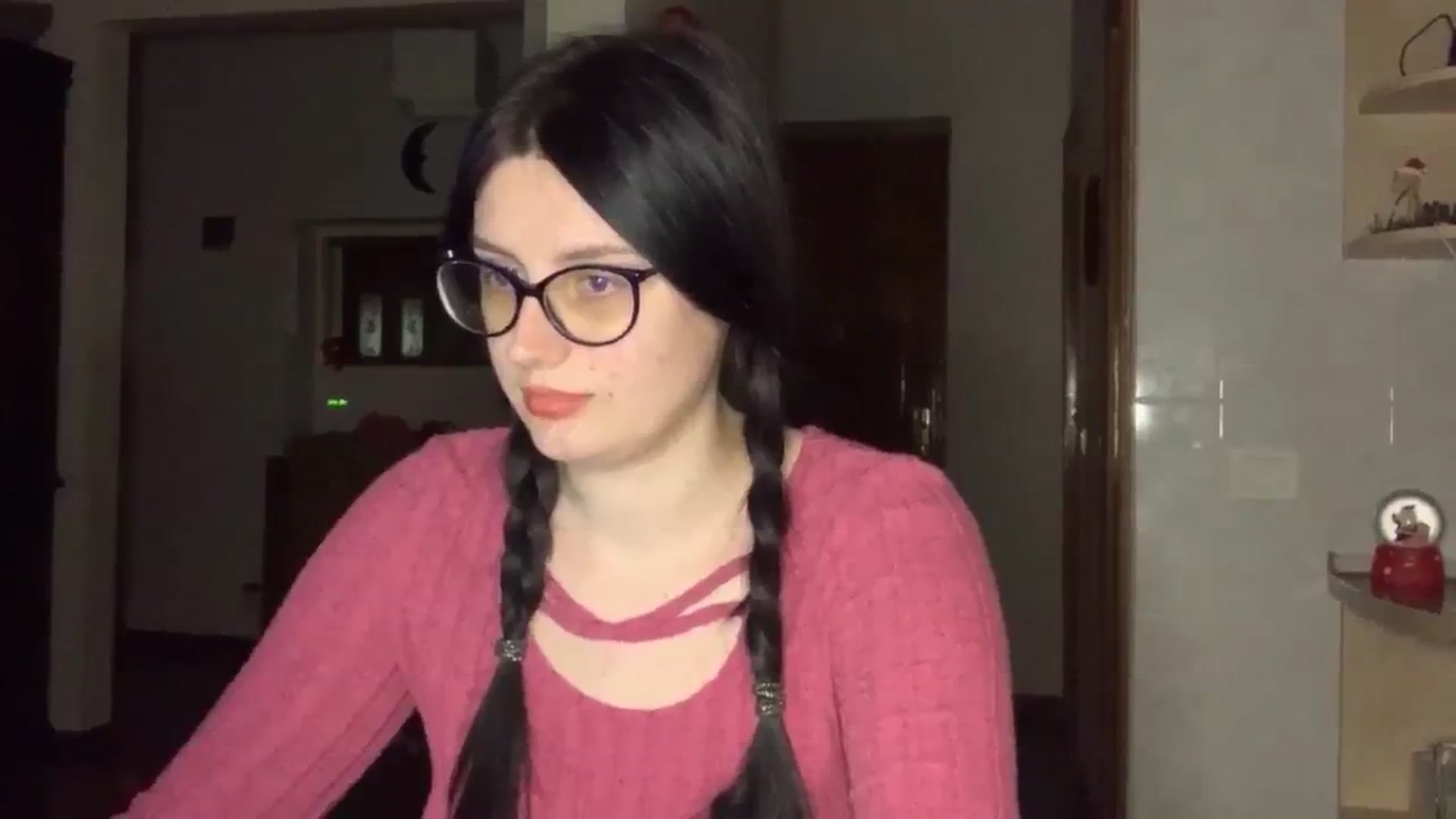 Gallery image thumbnail from PotatoChipss's myfreecams stream on, 12/21/2024, 19:29 image 4 of 20