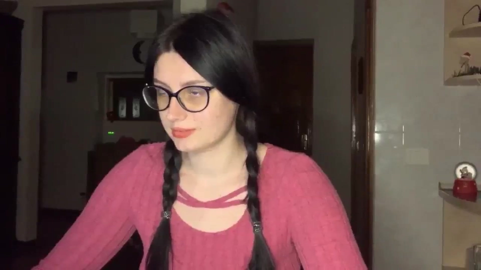 Gallery image thumbnail from PotatoChipss's myfreecams stream on, 12/21/2024, 19:29 image 2 of 20